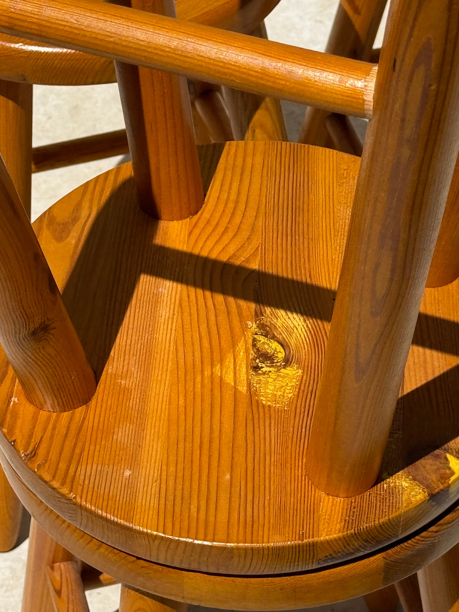 Tabouret en pin quadripode vintage