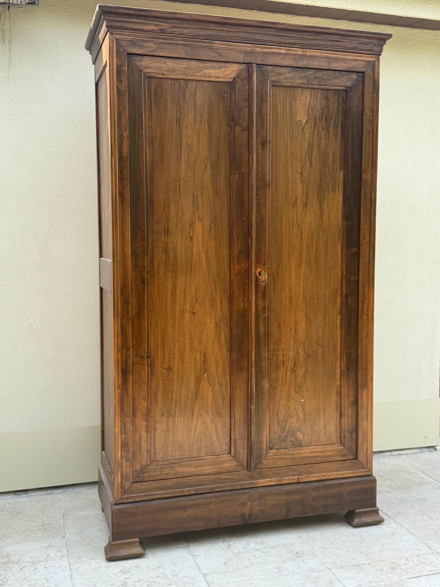 Grande armoire en bois massif XIXe Biedermeier