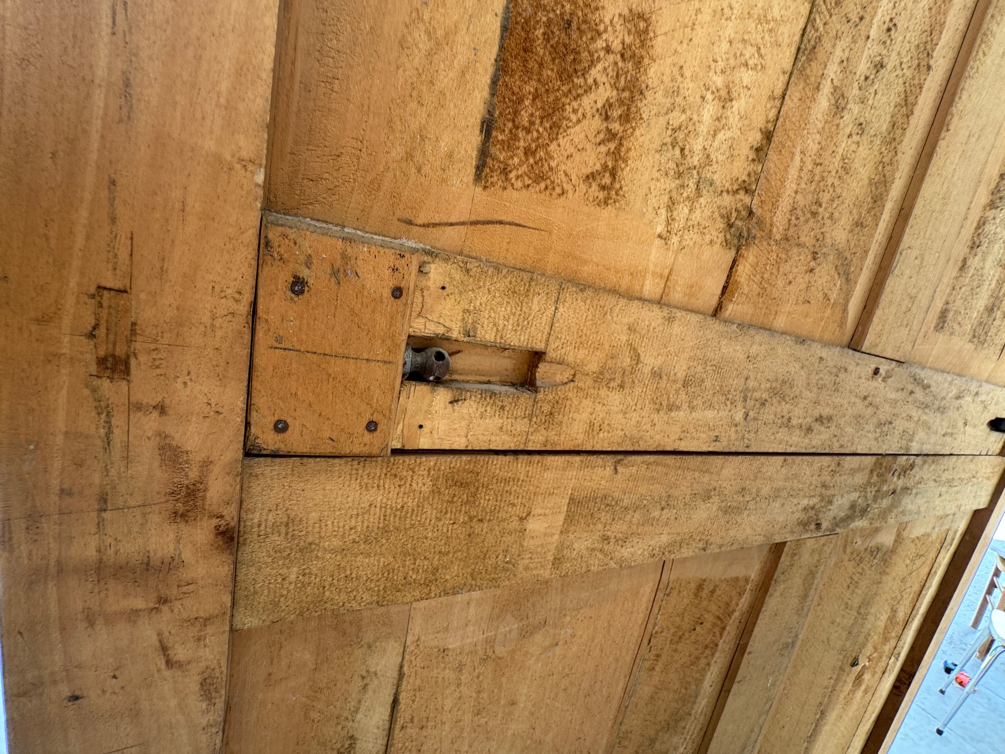 Grande armoire en bois massif XIXe Biedermeier