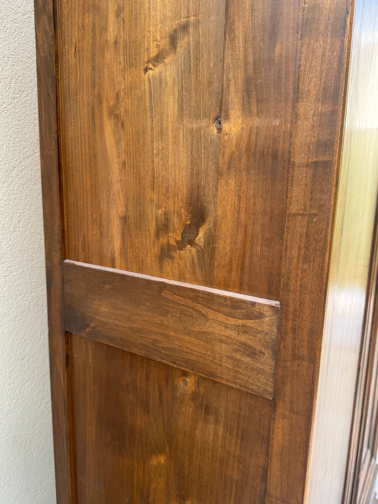 Grande armoire en bois massif XIXe Biedermeier