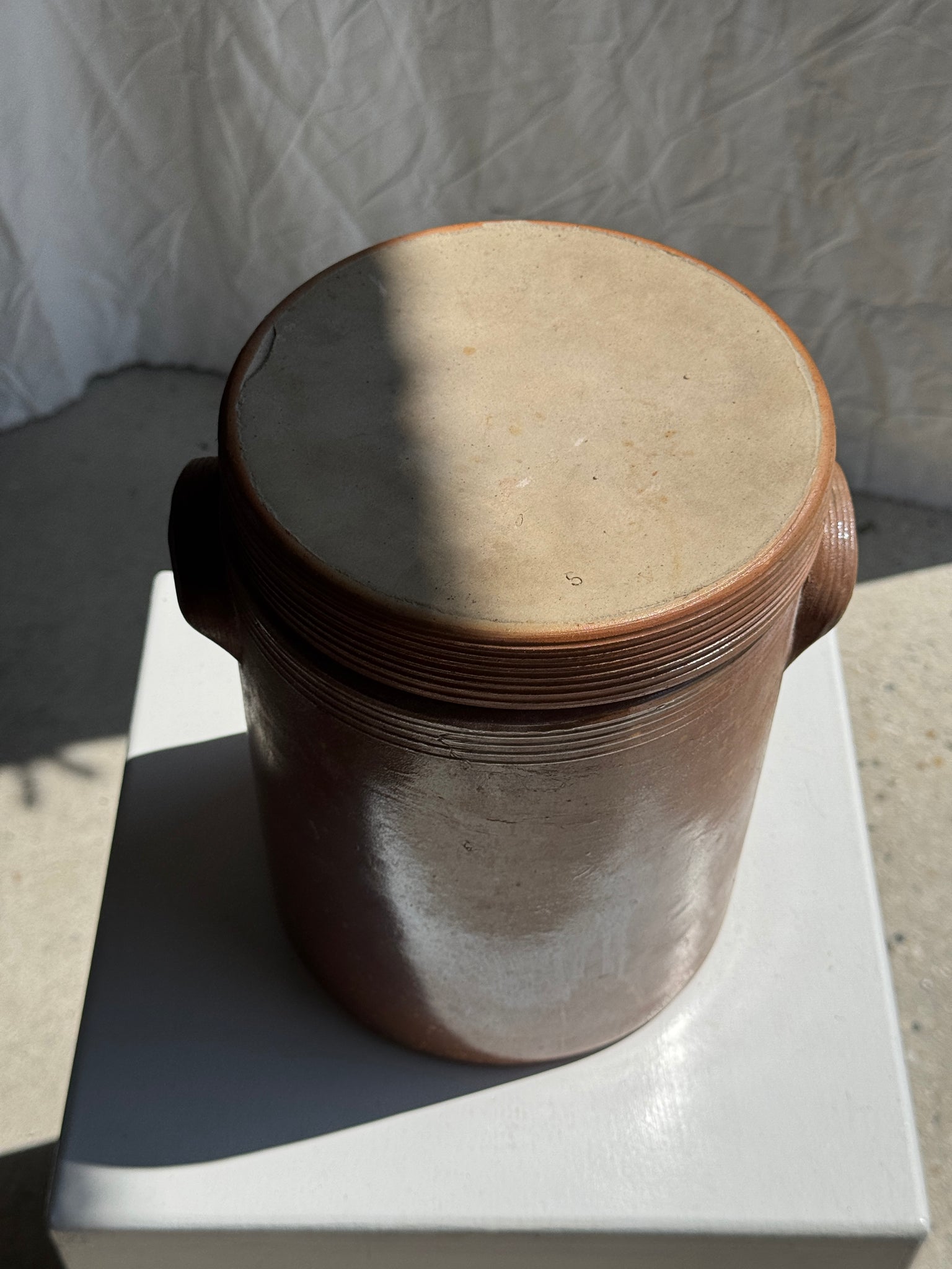 Grand pot en grès droit, Made in France, à couvercle H24