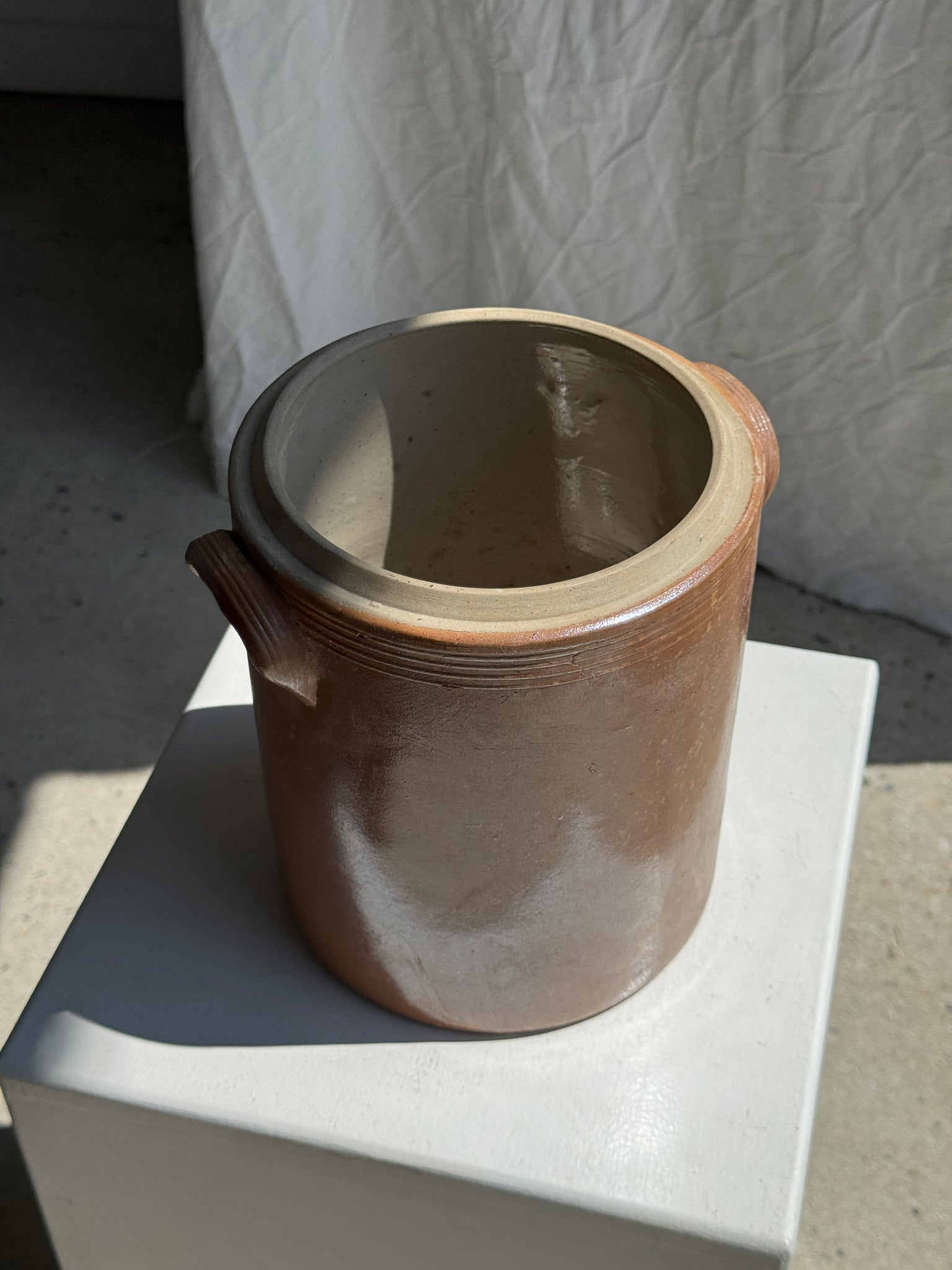 Grand pot en grès droit, Made in France, à couvercle H24