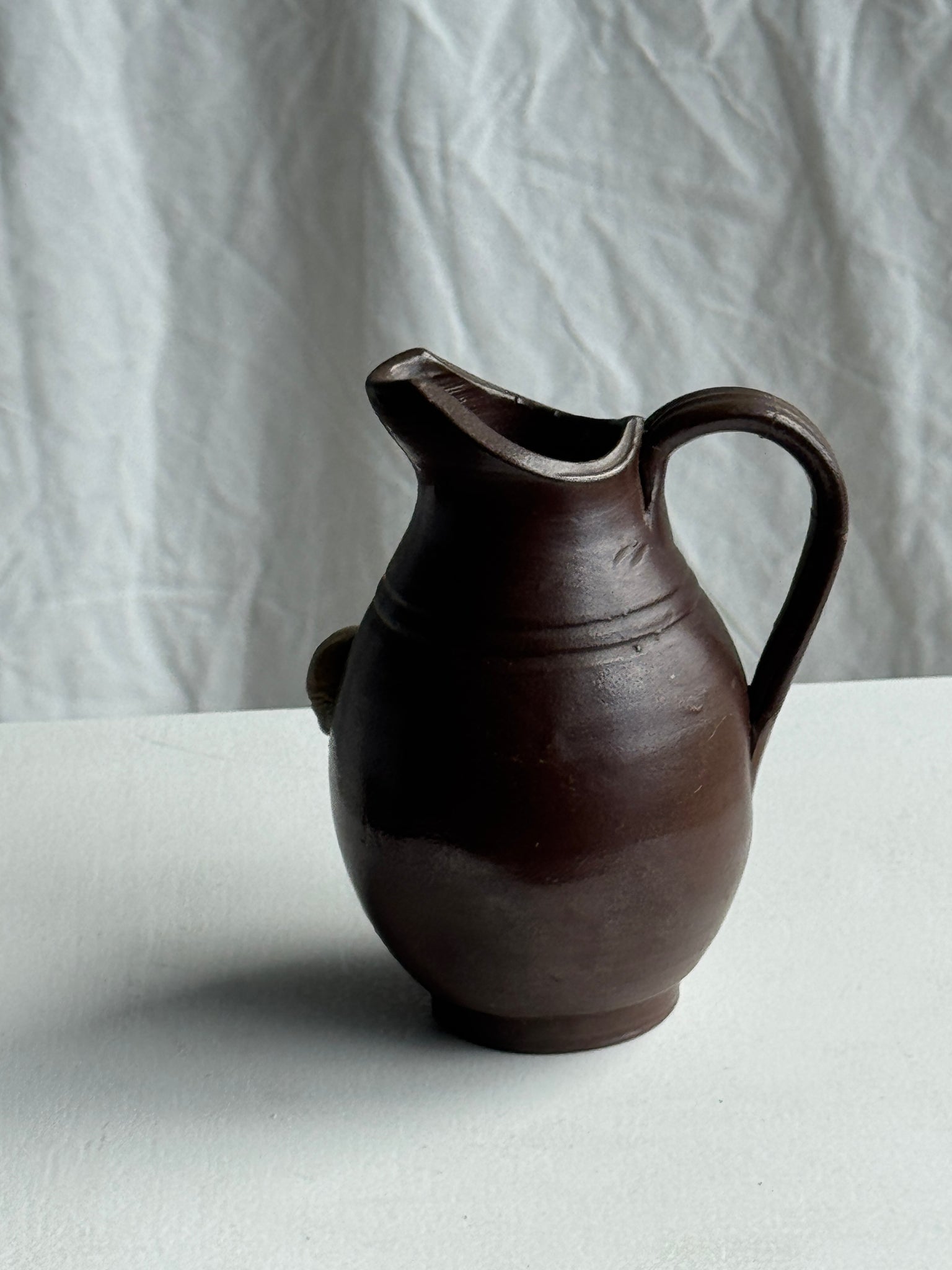Mini verseuse à motif figuratif brune Turgis, Noron la Poterie