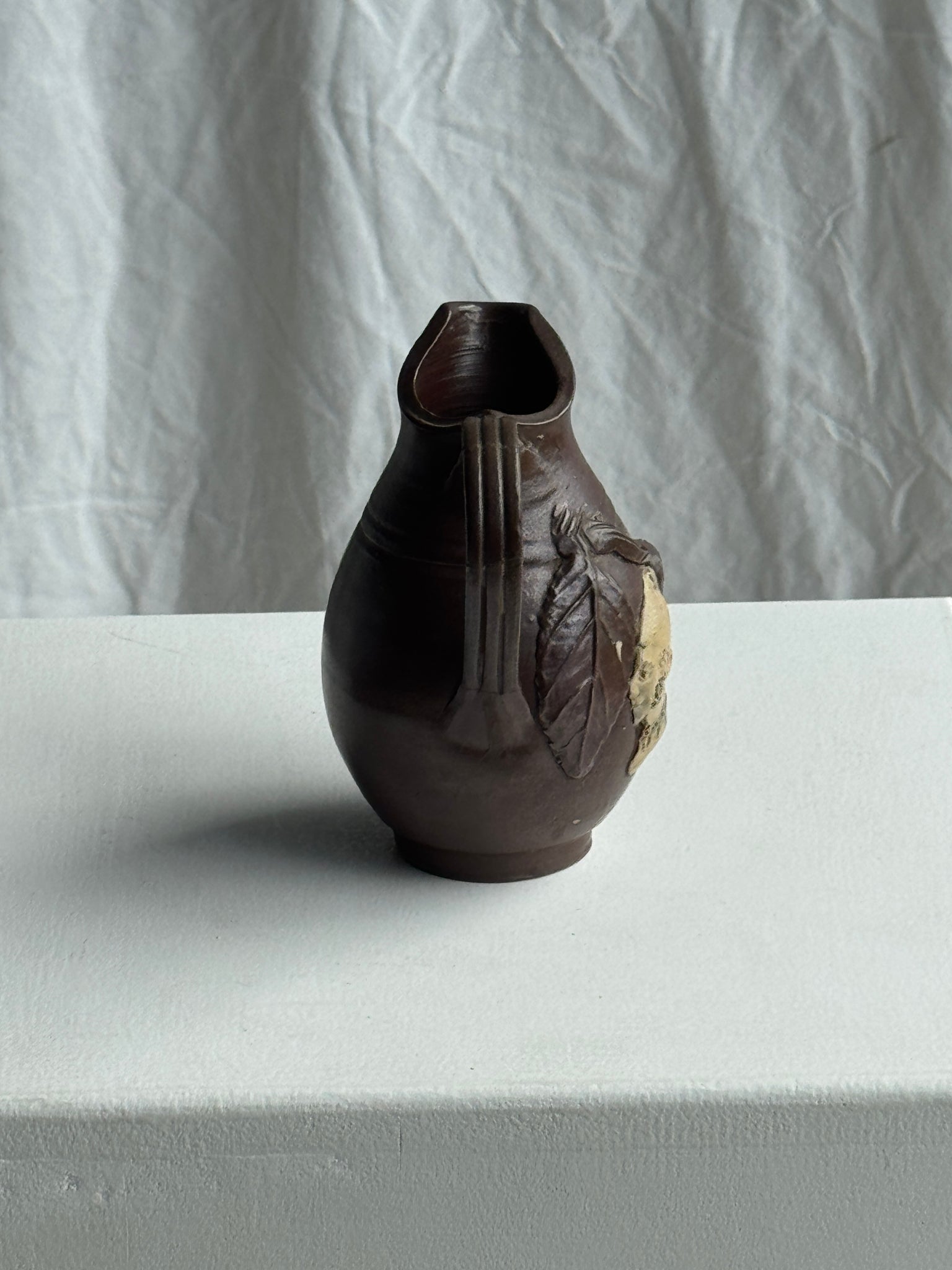 Mini verseuse à motif figuratif brune Turgis, Noron la Poterie