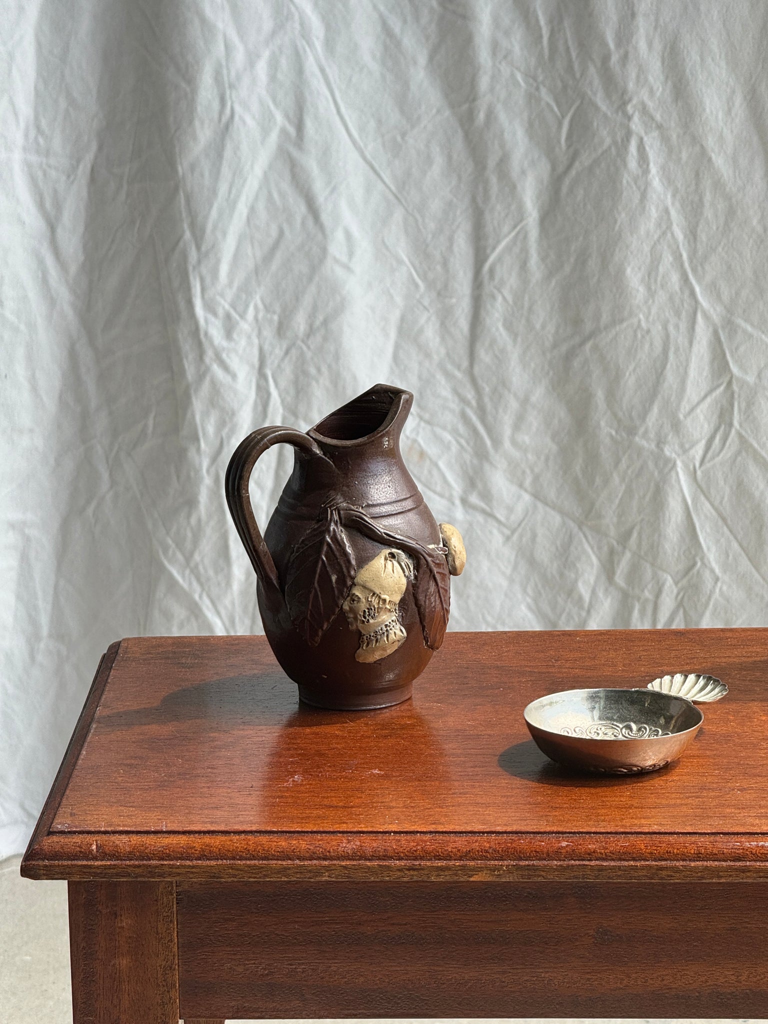 Mini verseuse à motif figuratif brune Turgis, Noron la Poterie