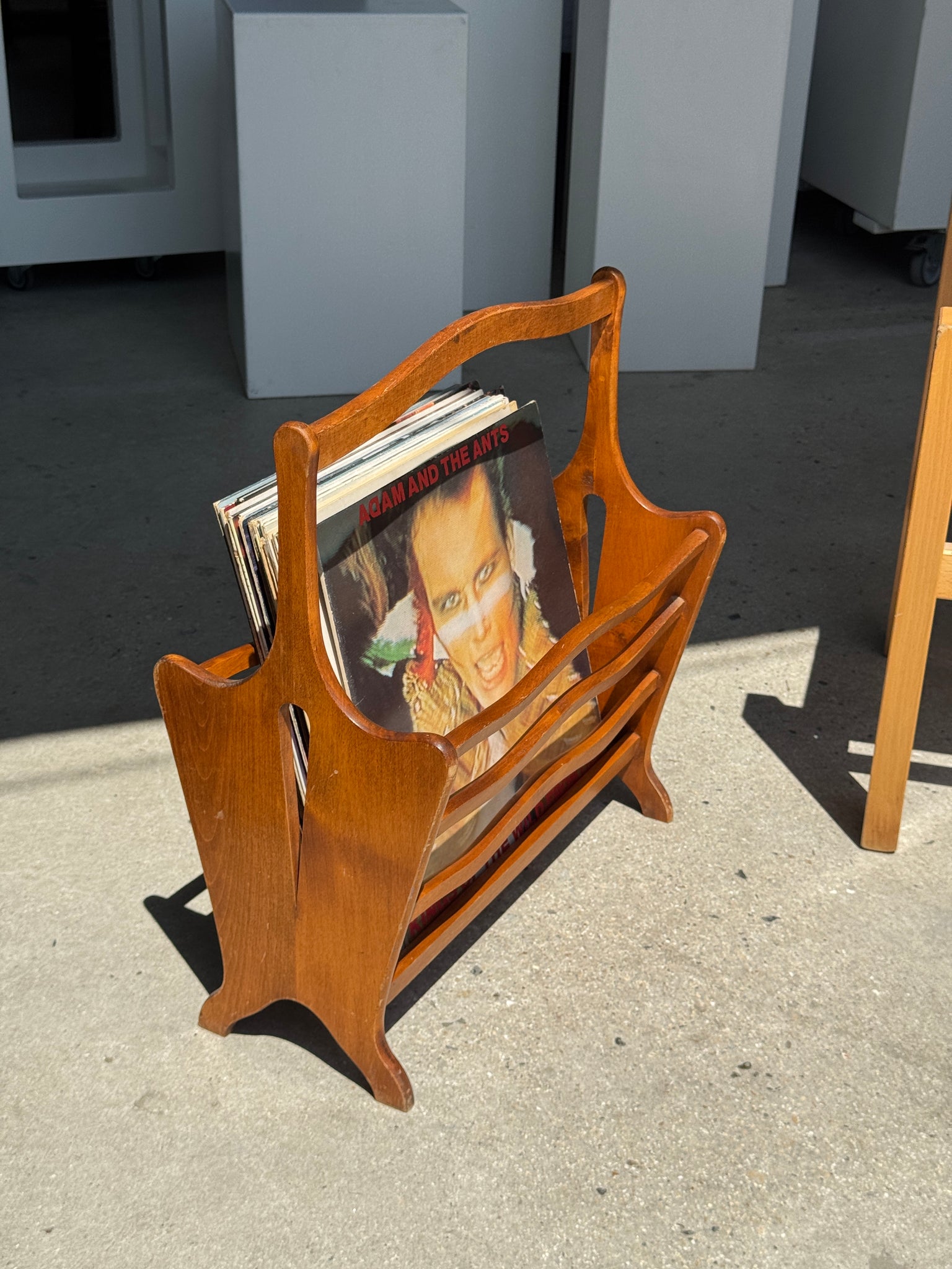 Porte-revue en bois vintage vaguelettes
