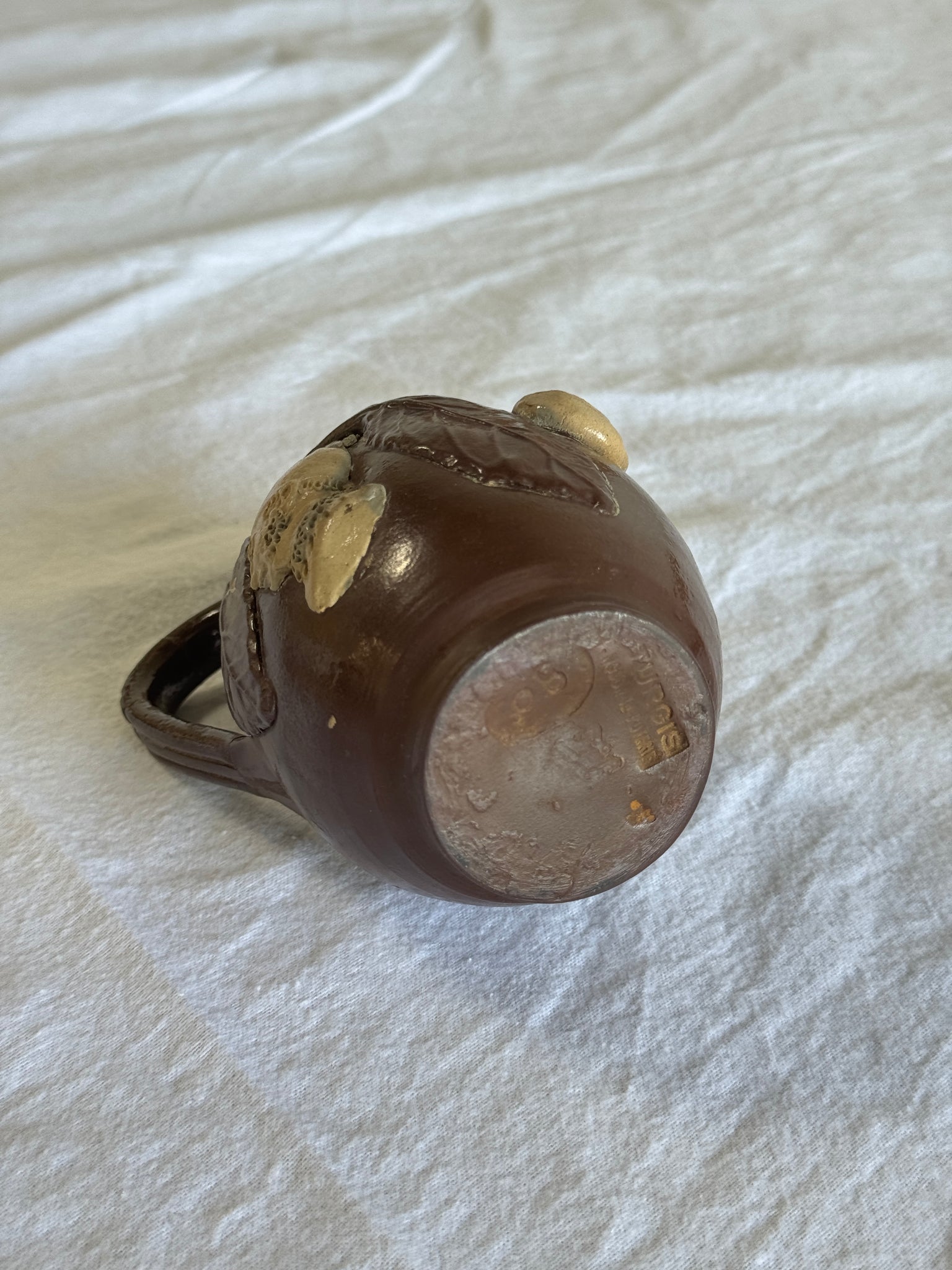 Mini verseuse à motif figuratif brune Turgis, Noron la Poterie