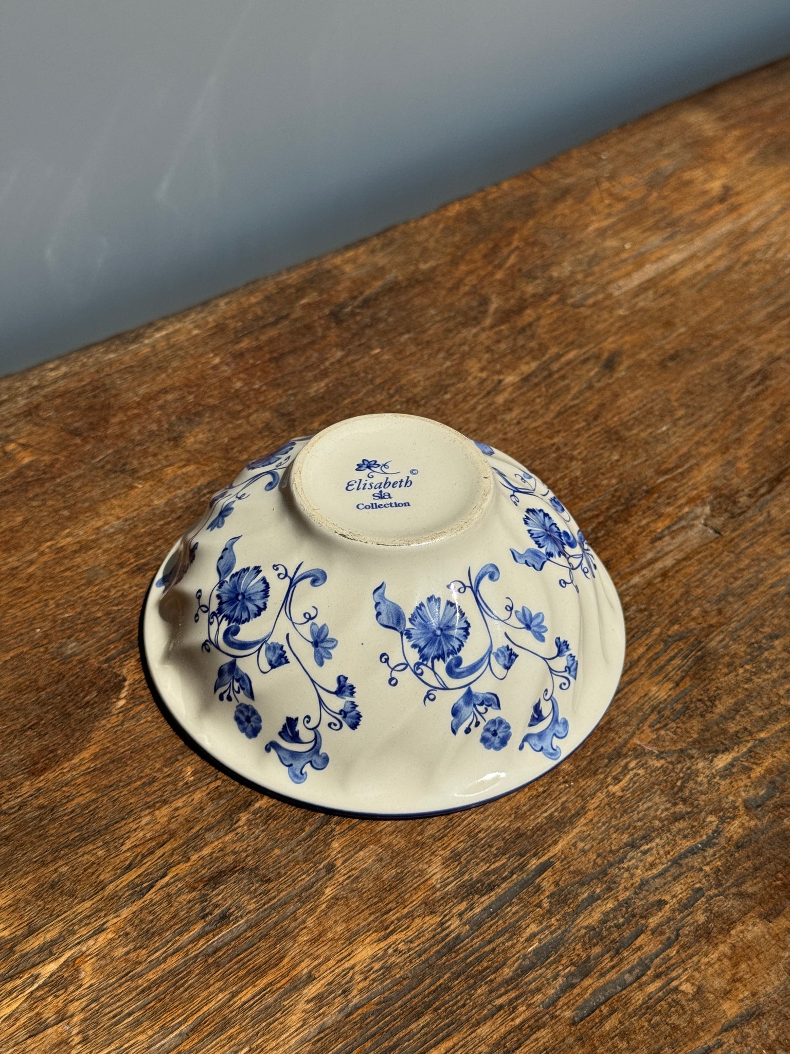 Petit bol blanc à motif de fleurs bleues Elisabeth Sia Collection