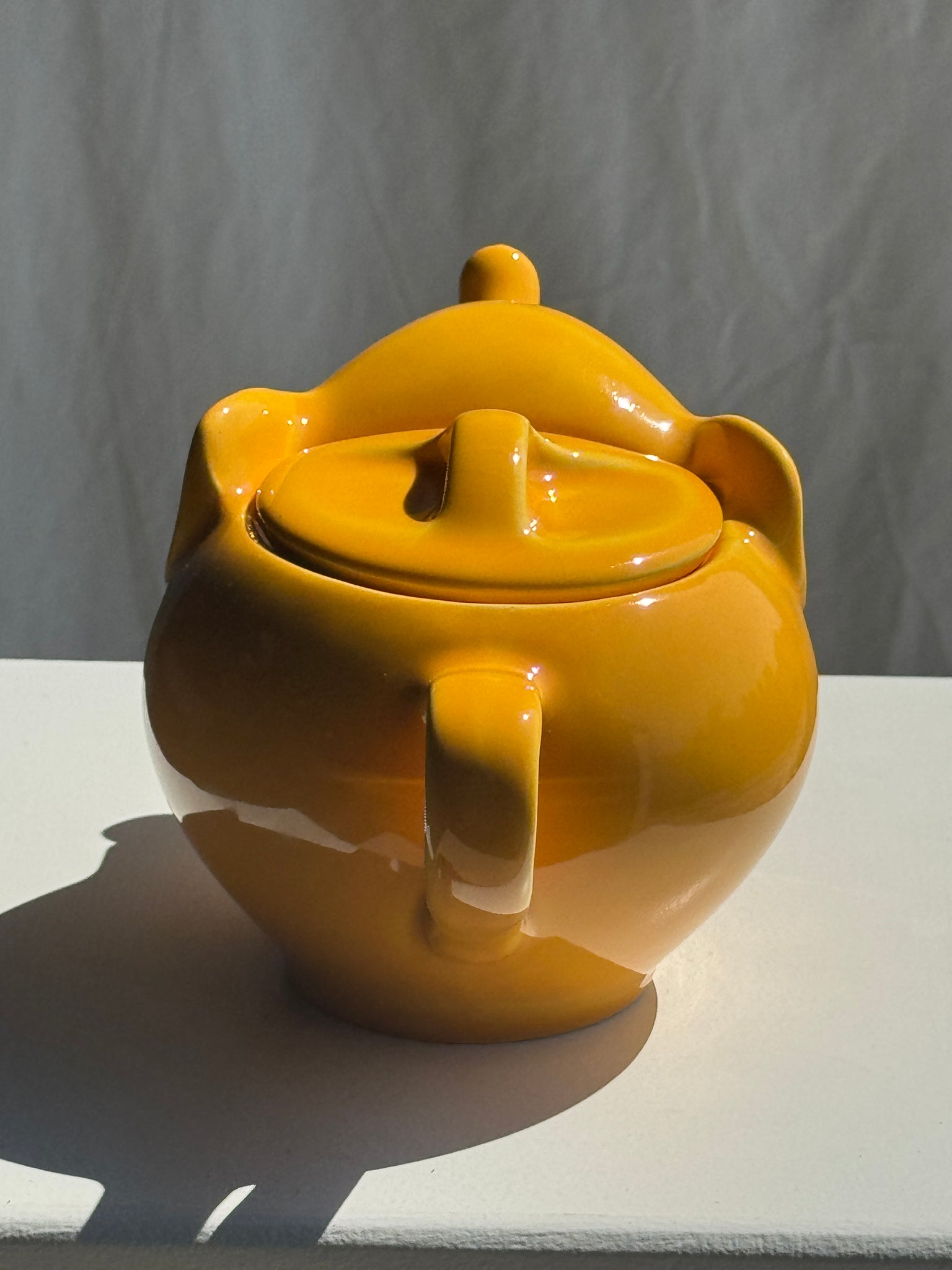 Théière éléphant vintage jaune