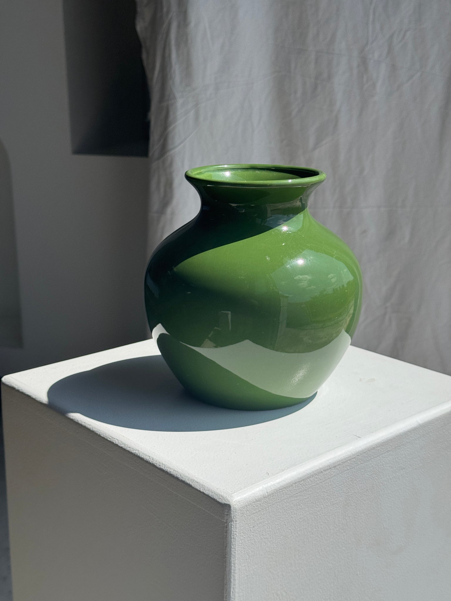 Vase vert boule vintage H19