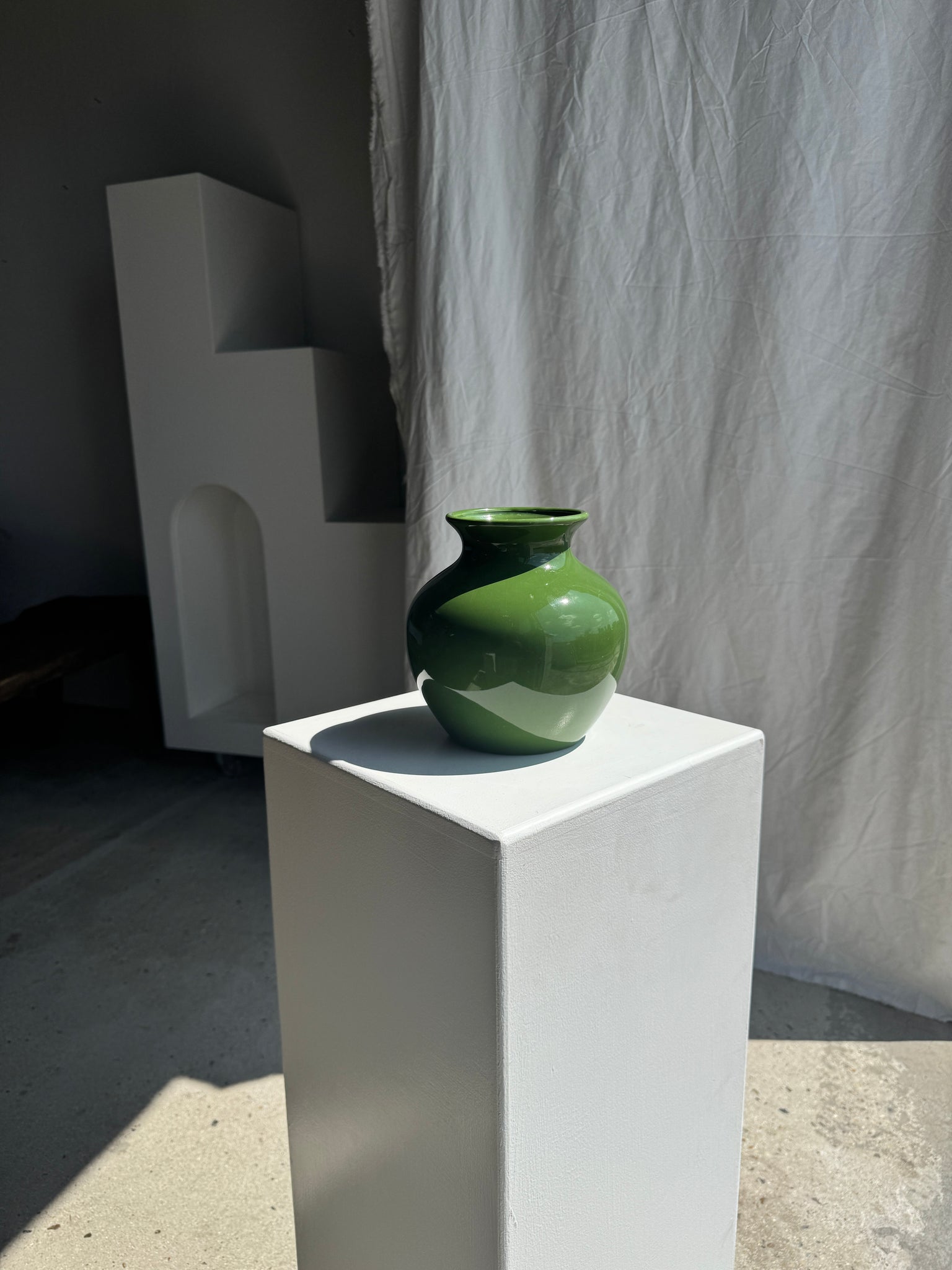 Vase vert boule vintage H19