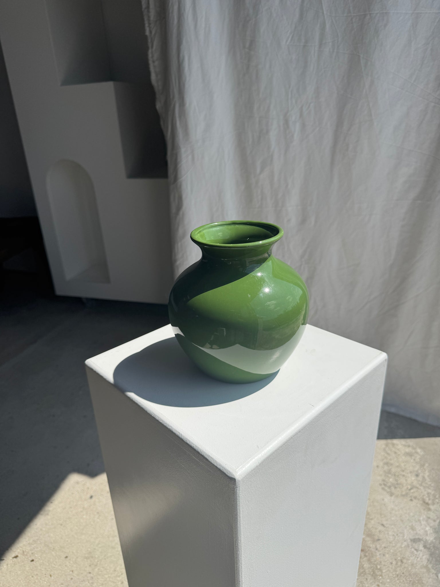Vase vert boule vintage H19