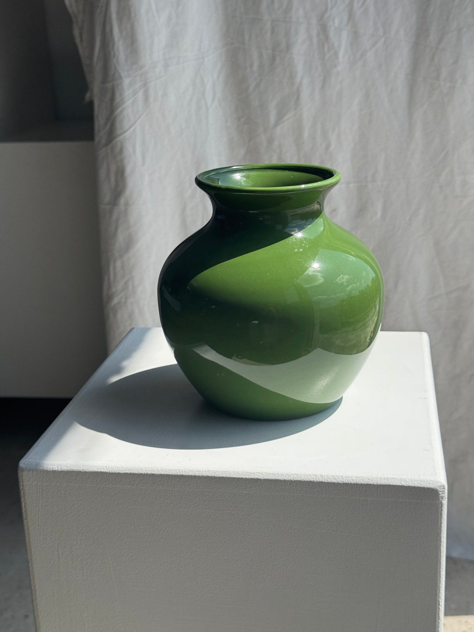 Vase vert boule vintage H19
