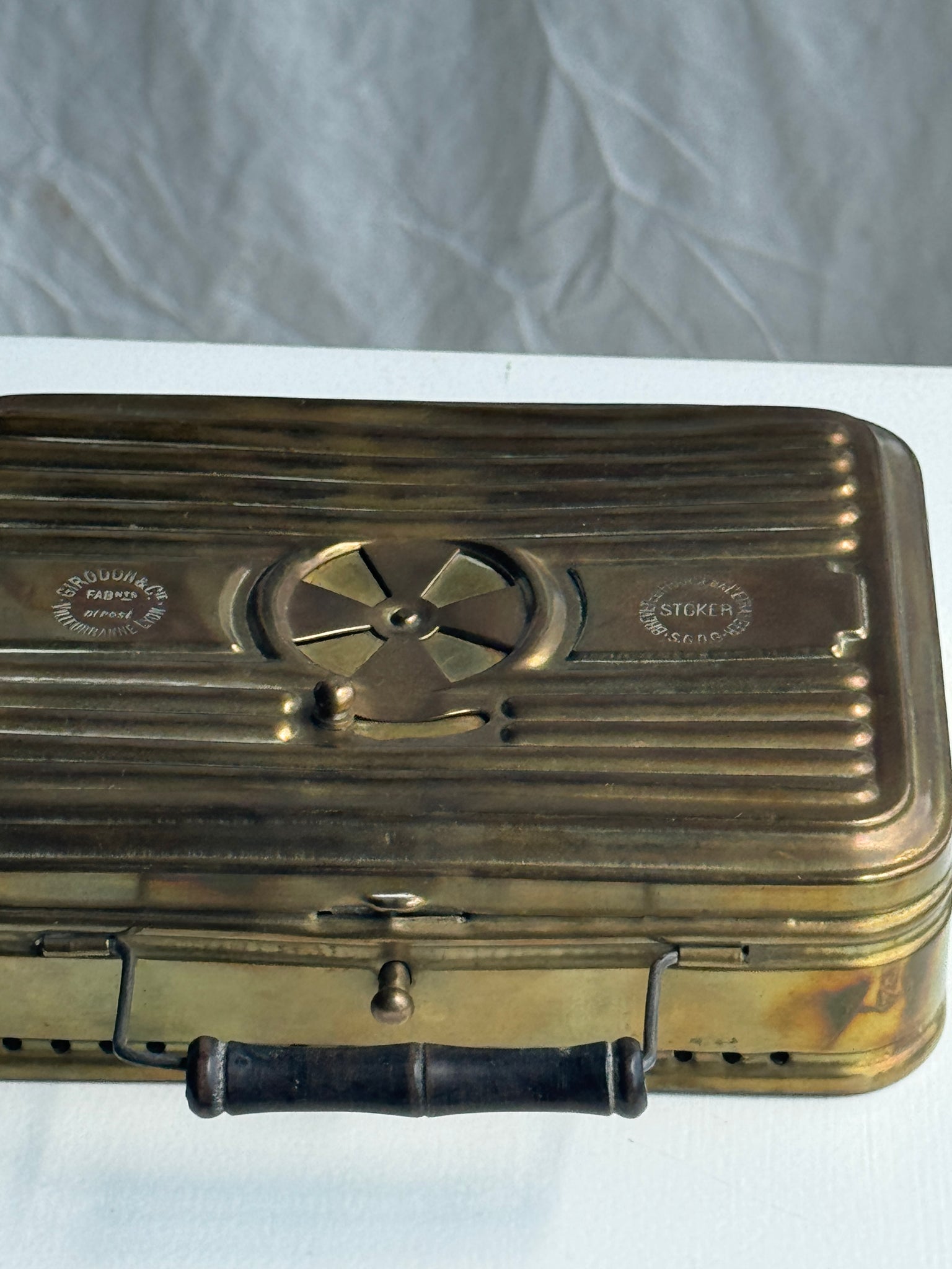 Chaufferette dorée de voyage Stoker XIXe siècle