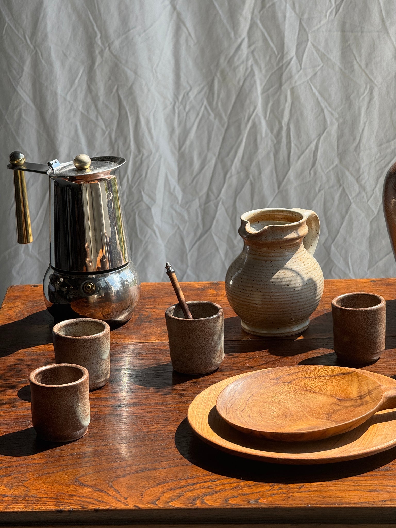 Mini carafe en grès du Marais beige à stries H11,5