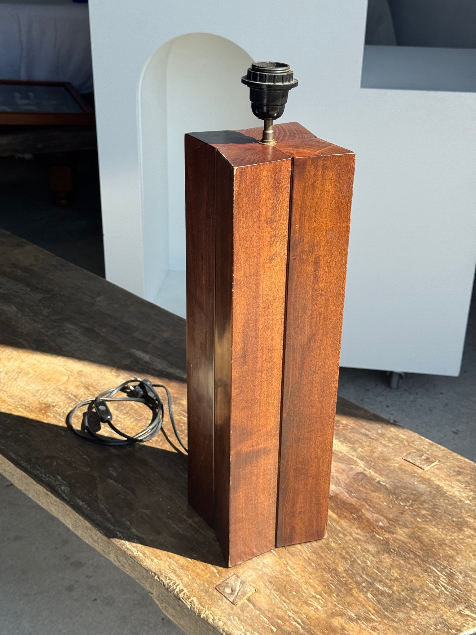 Grand pied de lampe en bois vintage rectangulaire H61