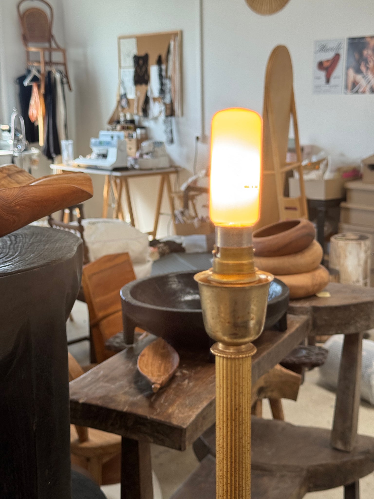 Lampadaire classique doré tripode H 140