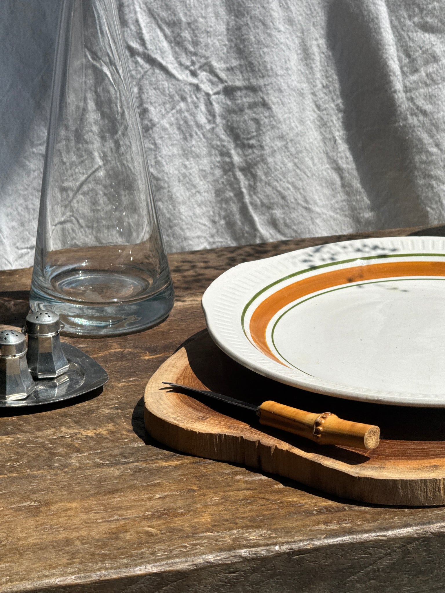 Plat à gâteaux vintage liseré orange et vert D30