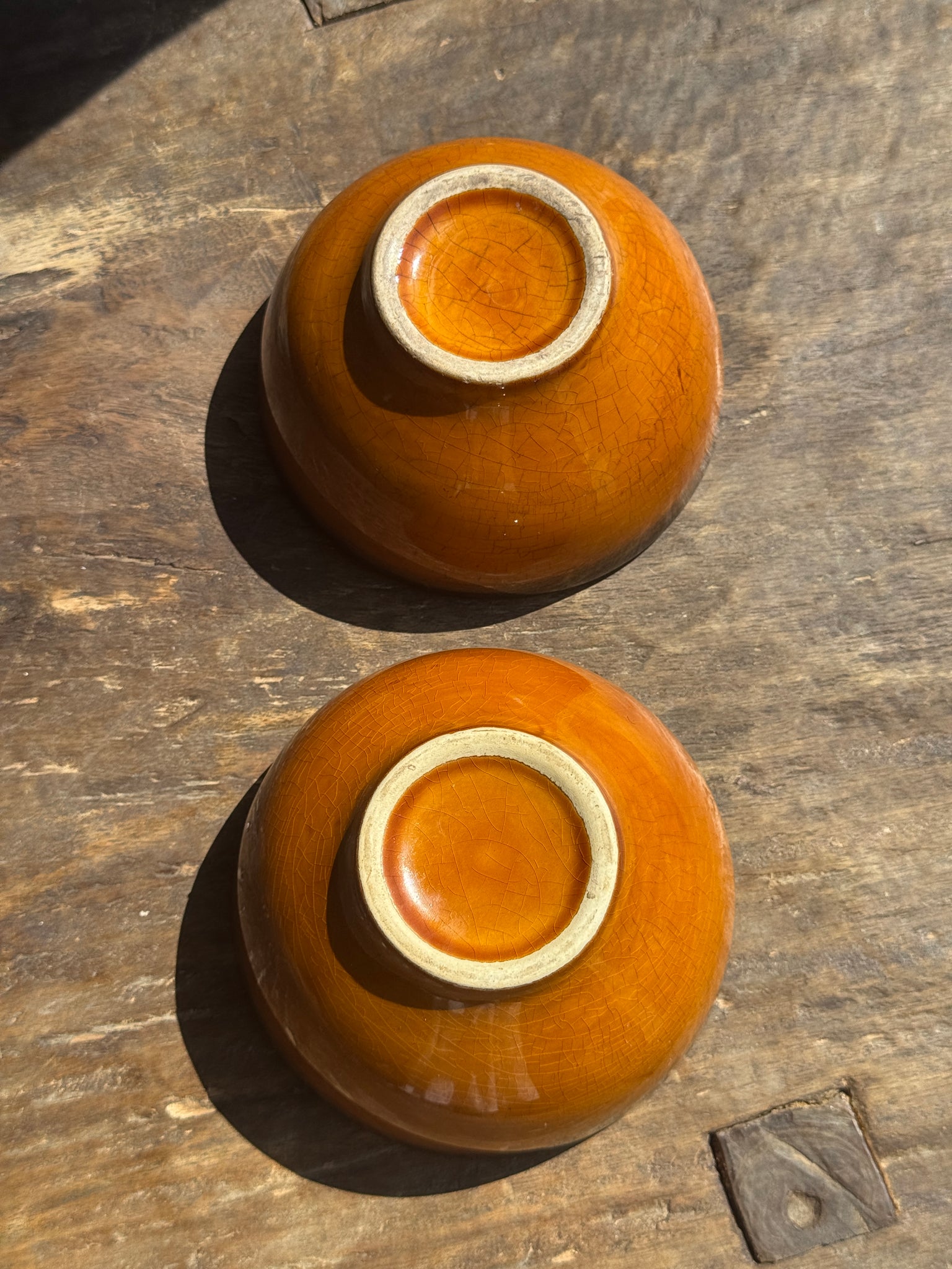 Paire de petits bols orange striés liseré noir