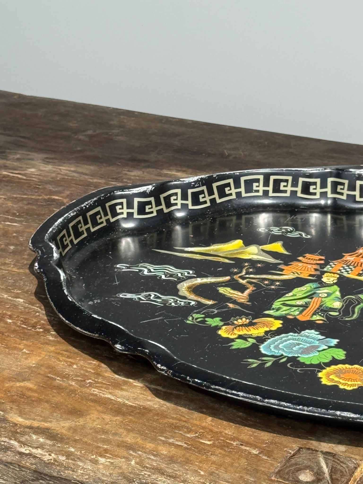 Plateau vintage noir thème asiatique L44