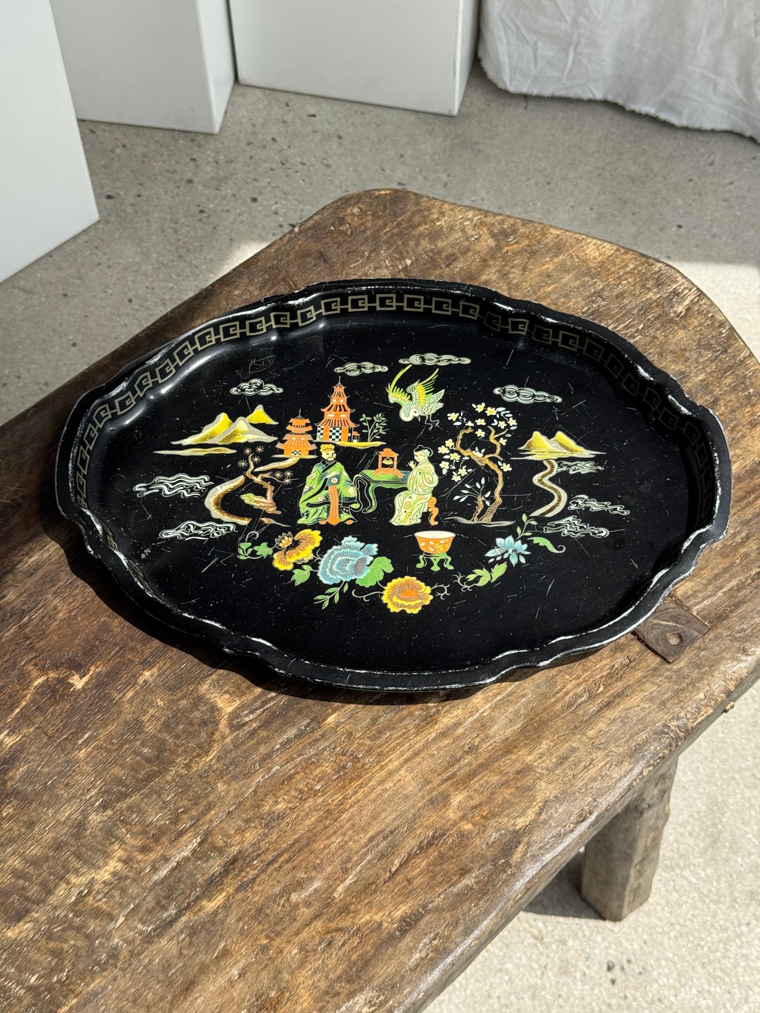 Plateau vintage noir thème asiatique L44