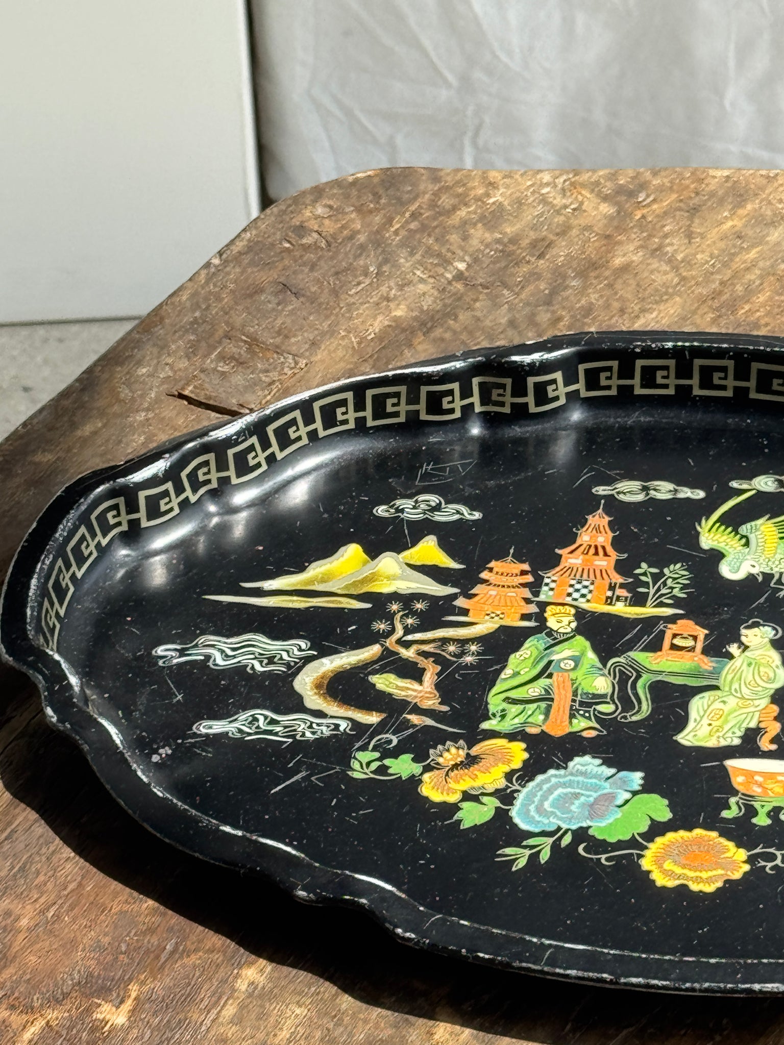 Plateau vintage noir thème asiatique L44