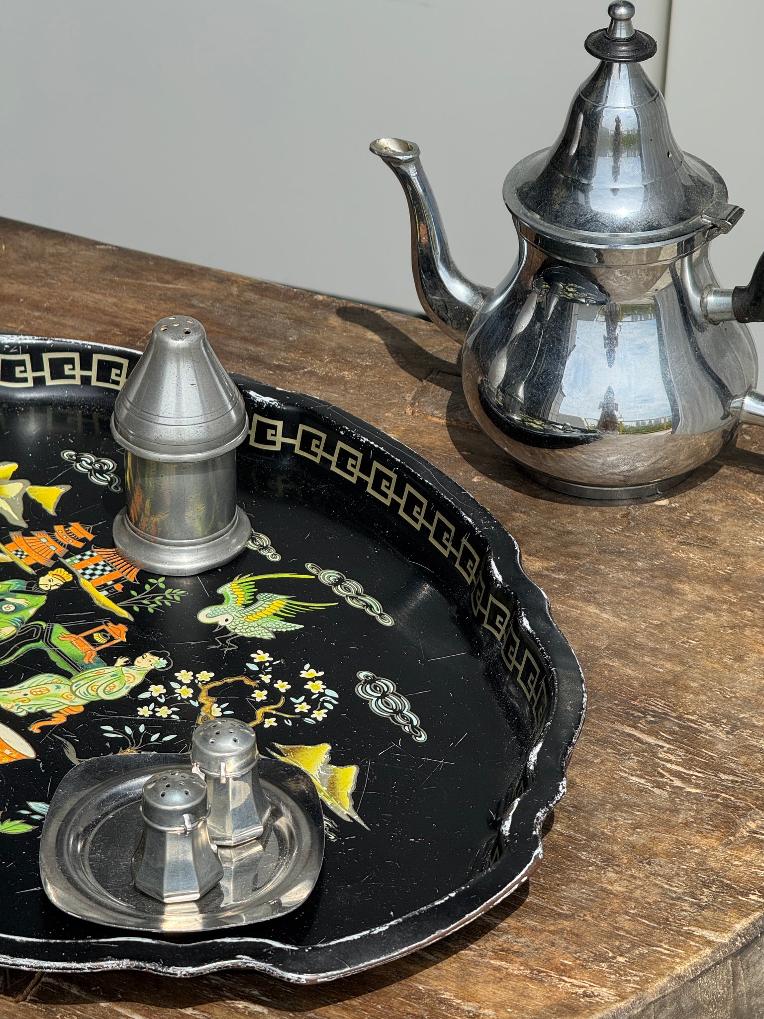 Plateau vintage noir thème asiatique L44