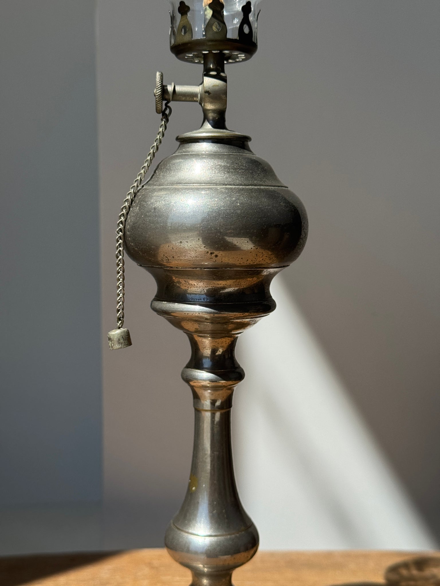Lampe à huile argentée XIXe siècle H36