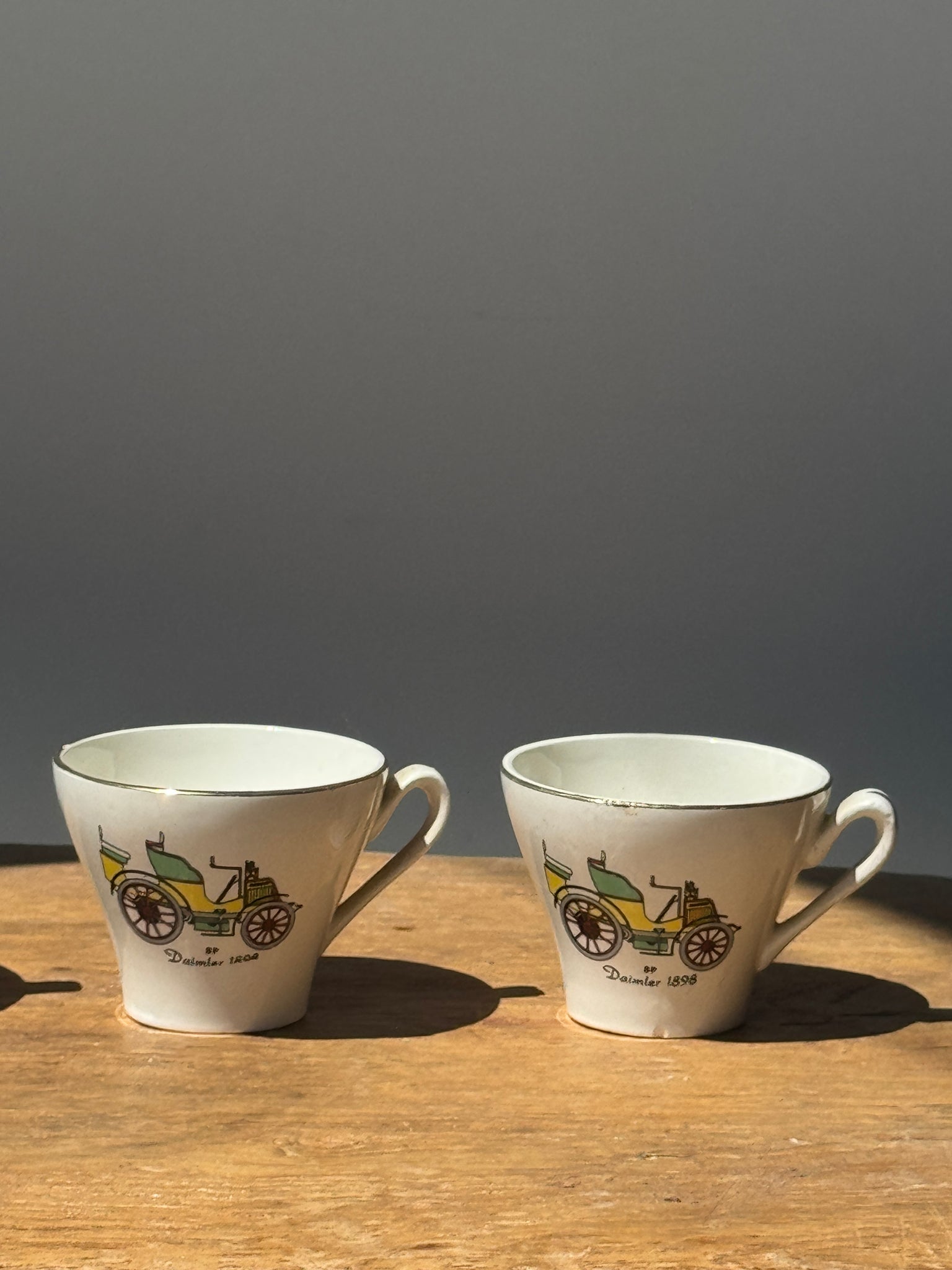 Lot de 3 tasses à café à motif de voitures anciennes