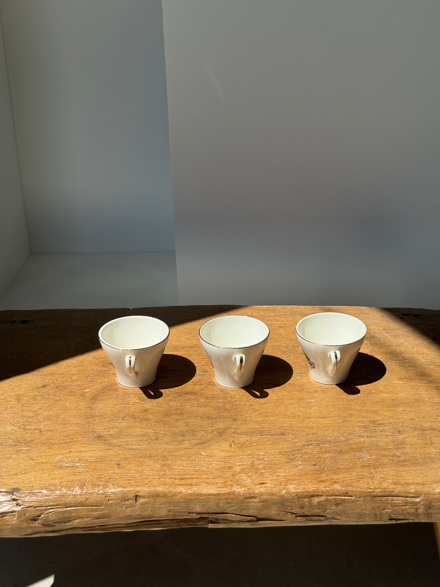 Lot de 3 tasses à café à motif de voitures anciennes