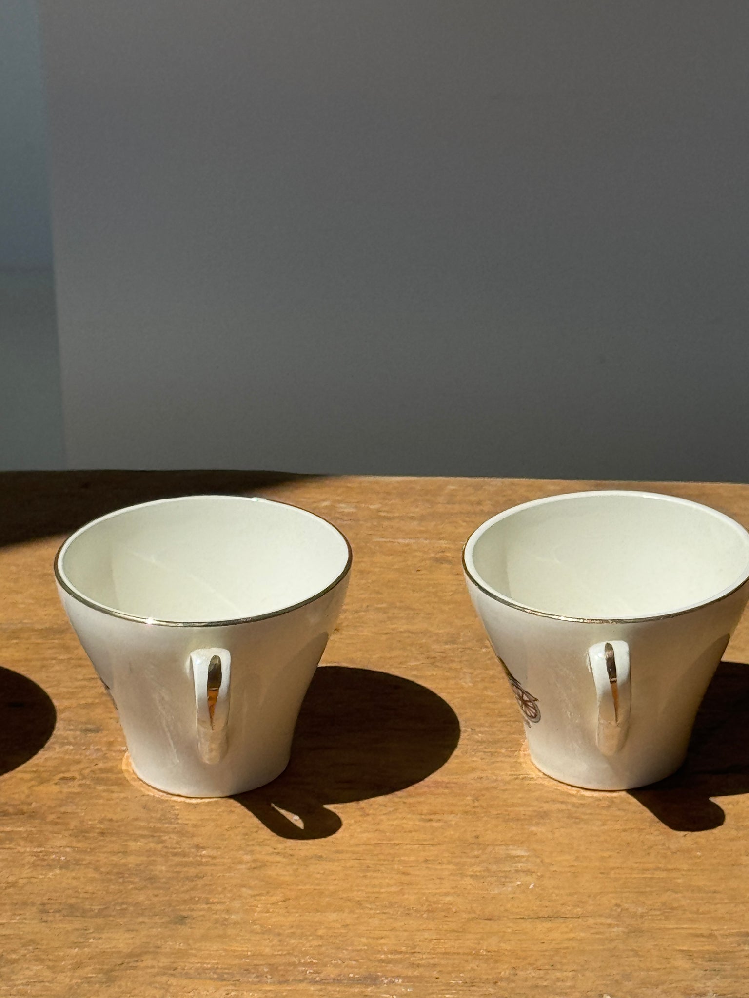 Lot de 3 tasses à café à motif de voitures anciennes