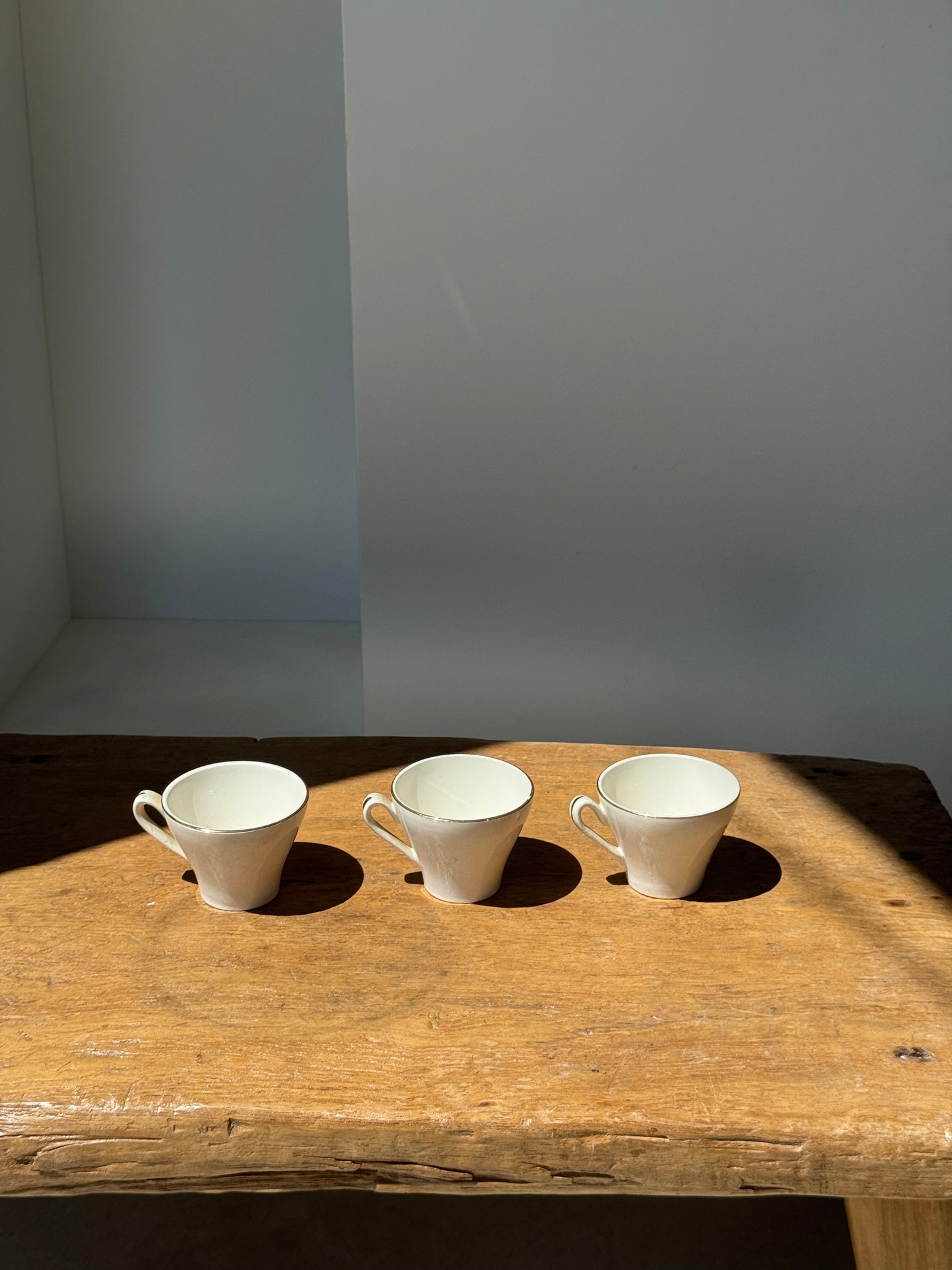 Lot de 3 tasses à café à motif de voitures anciennes