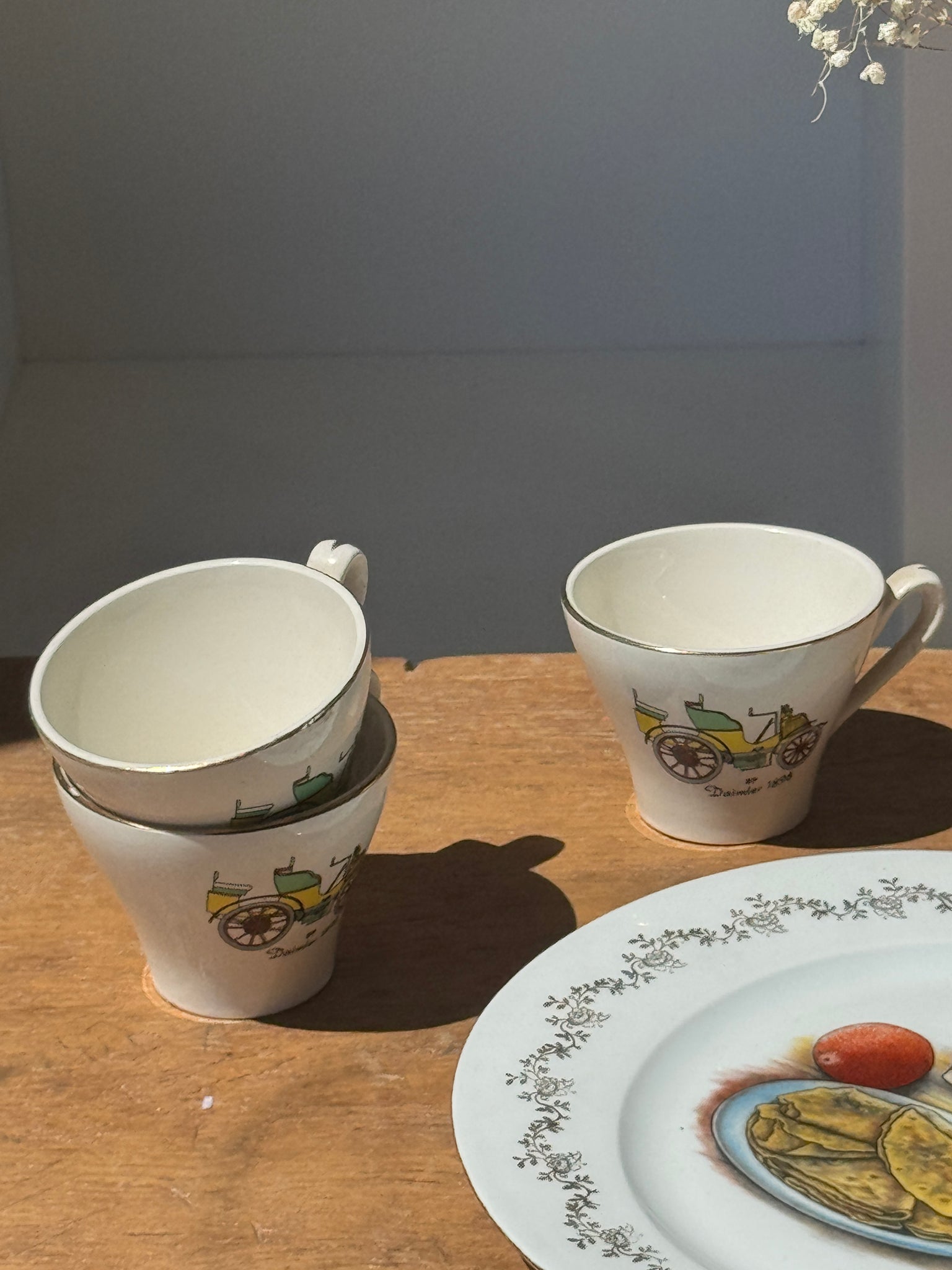 Lot de 3 tasses à café à motif de voitures anciennes