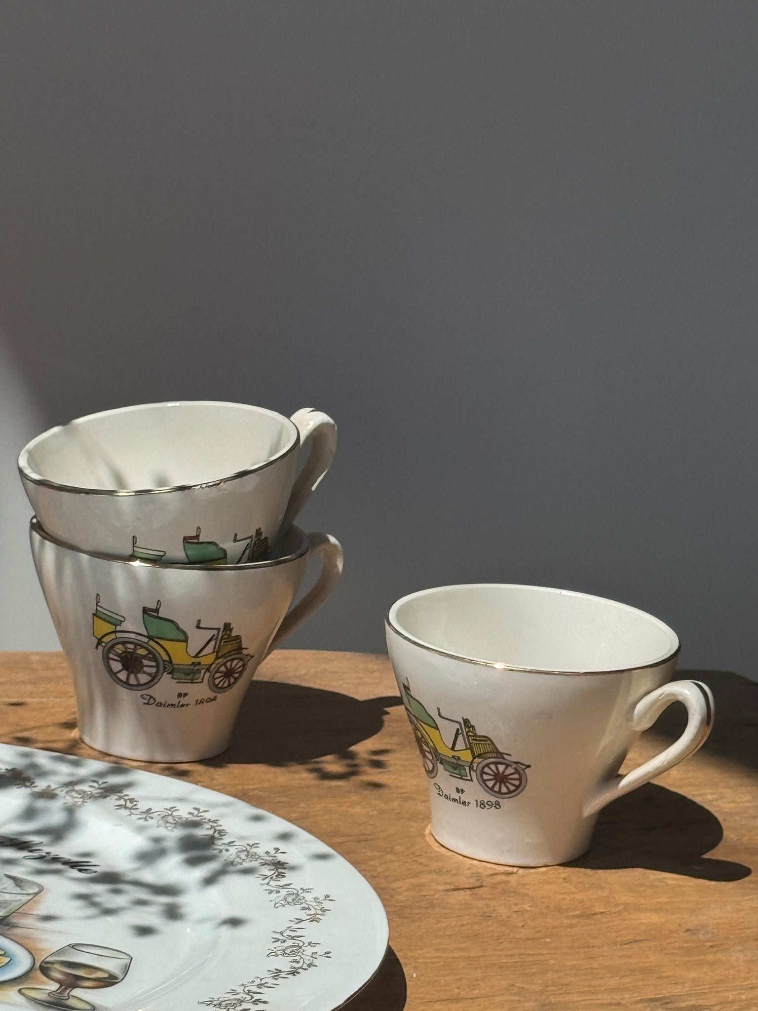 Lot de 3 tasses à café à motif de voitures anciennes