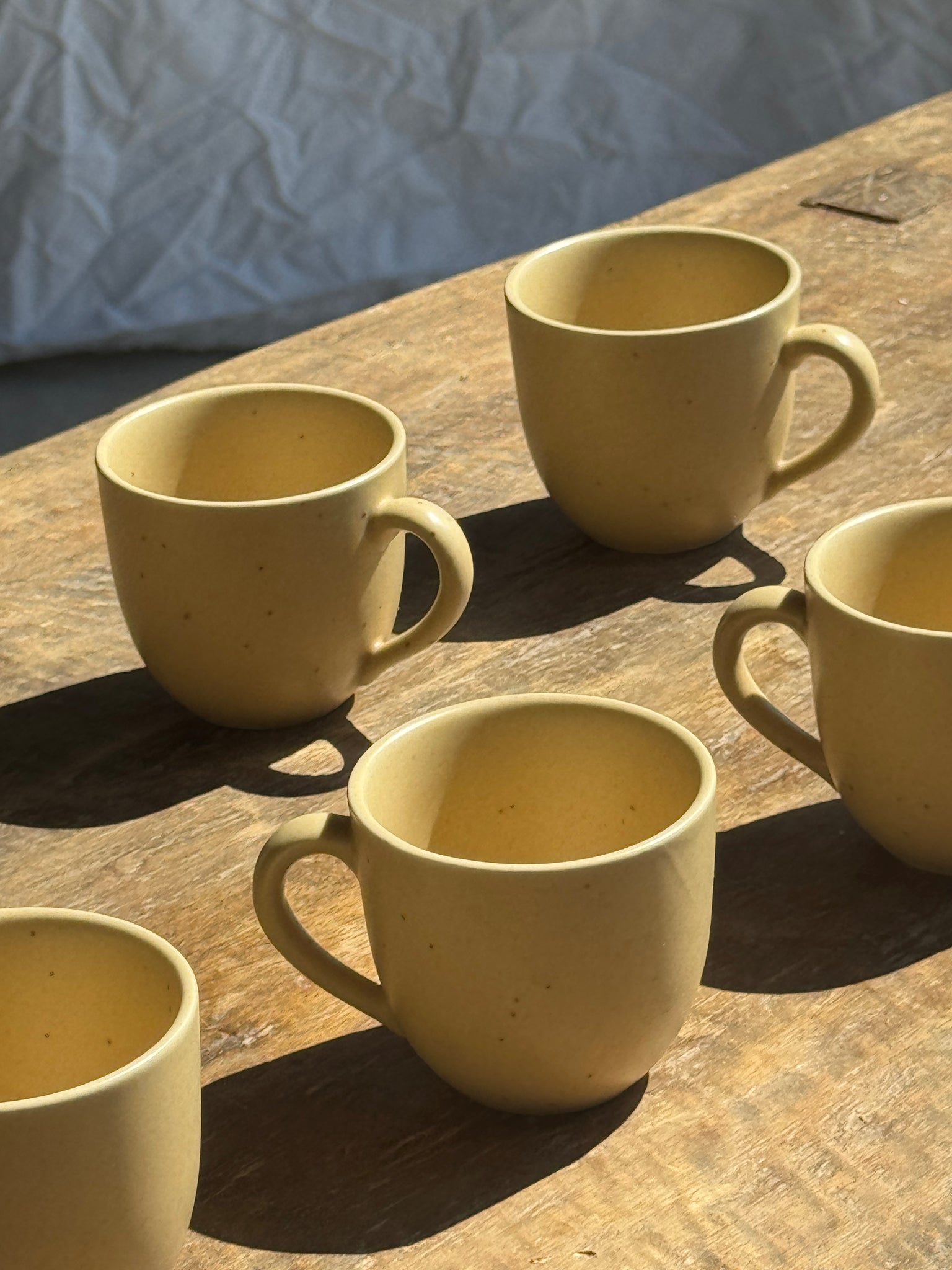 Lot de 6 petites tasses en grès véritable