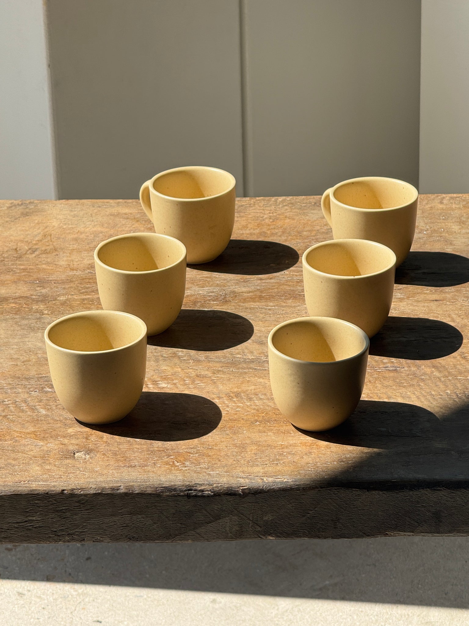Lot de 6 petites tasses en grès véritable