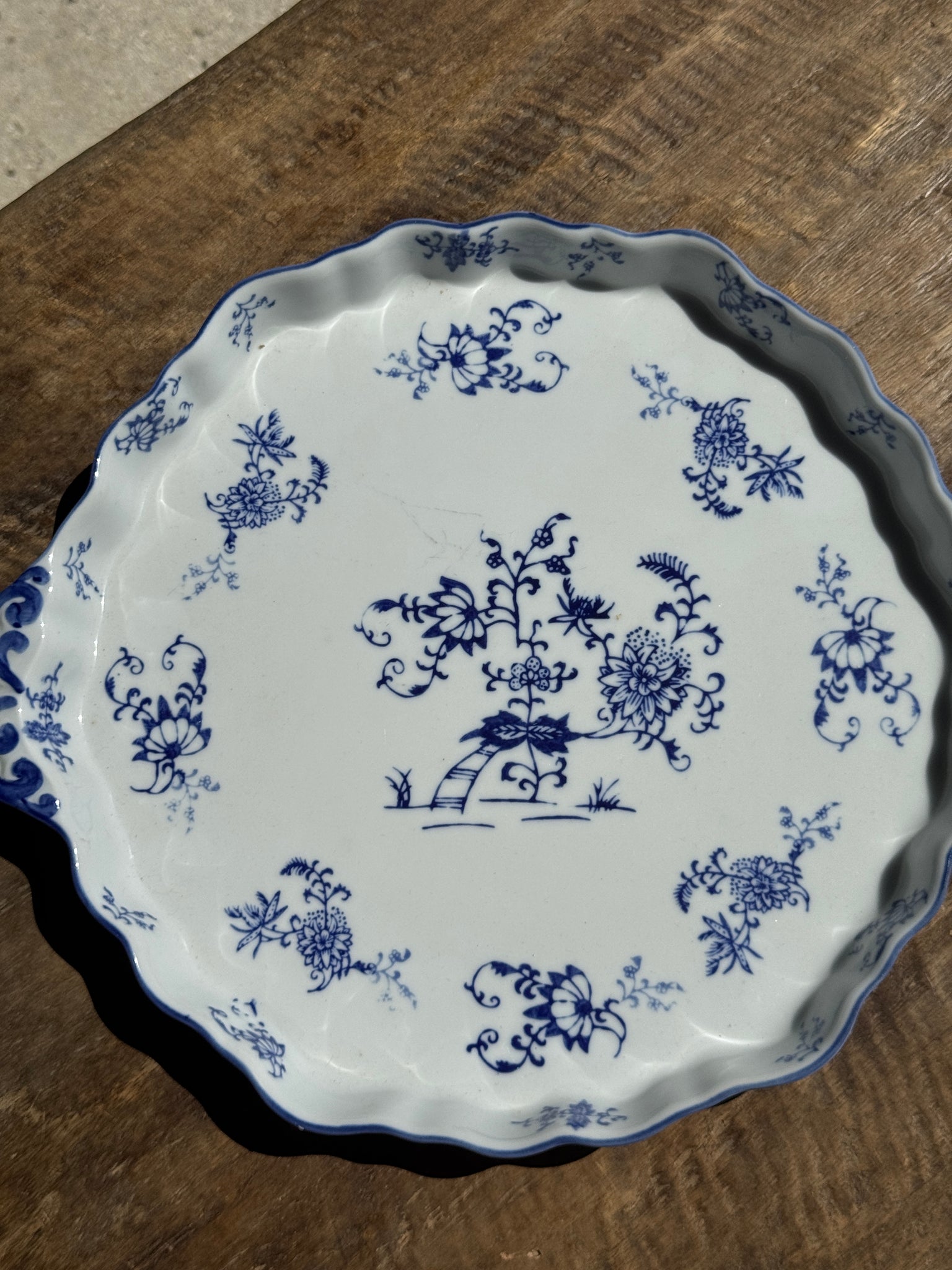 Plat à tarte ancien bleu et blanc D28