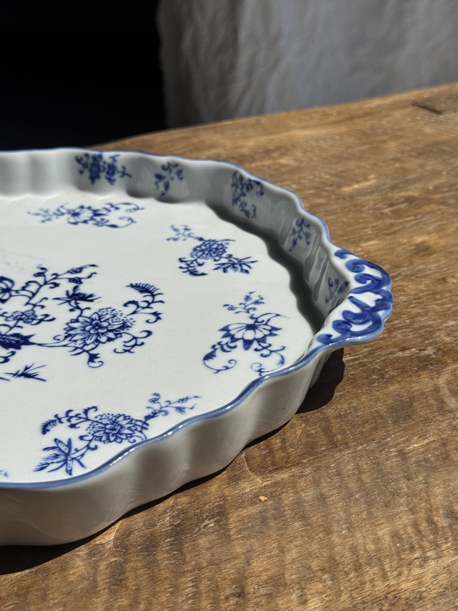 Plat à tarte ancien bleu et blanc D28