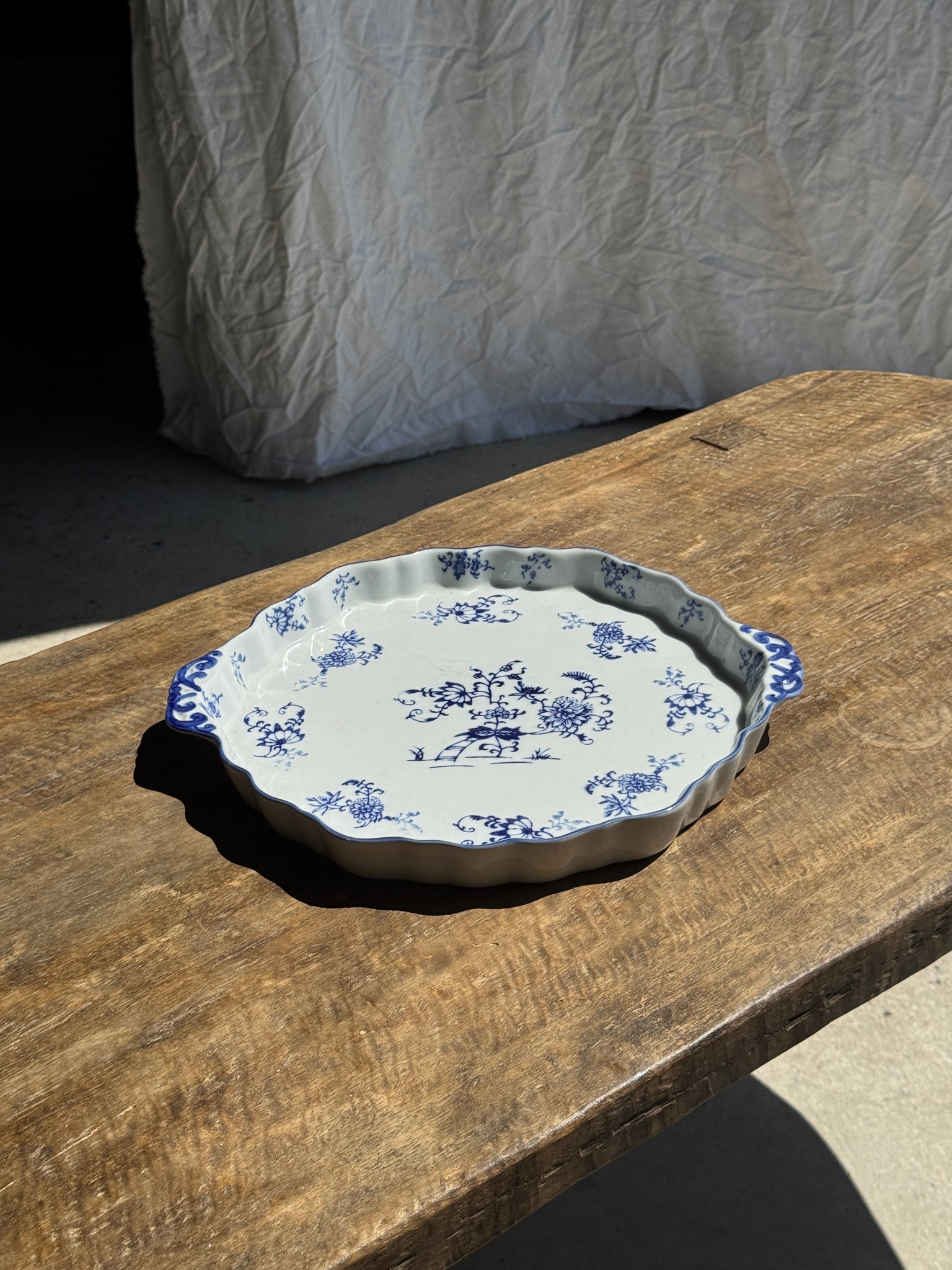 Plat à tarte ancien bleu et blanc D28