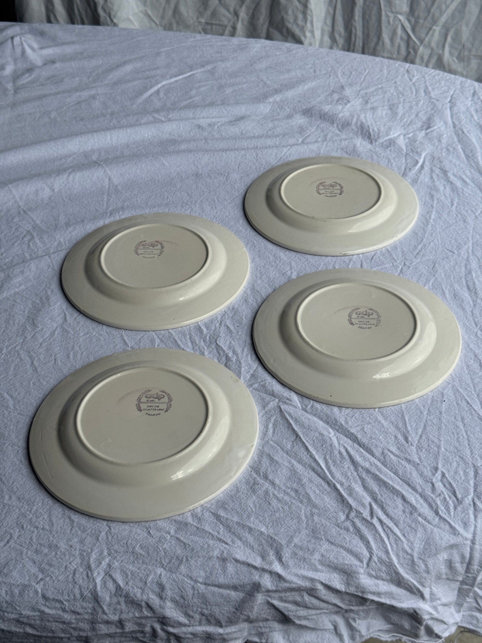 Lot de 4 petites assiettes à dessert blanches vintage D21