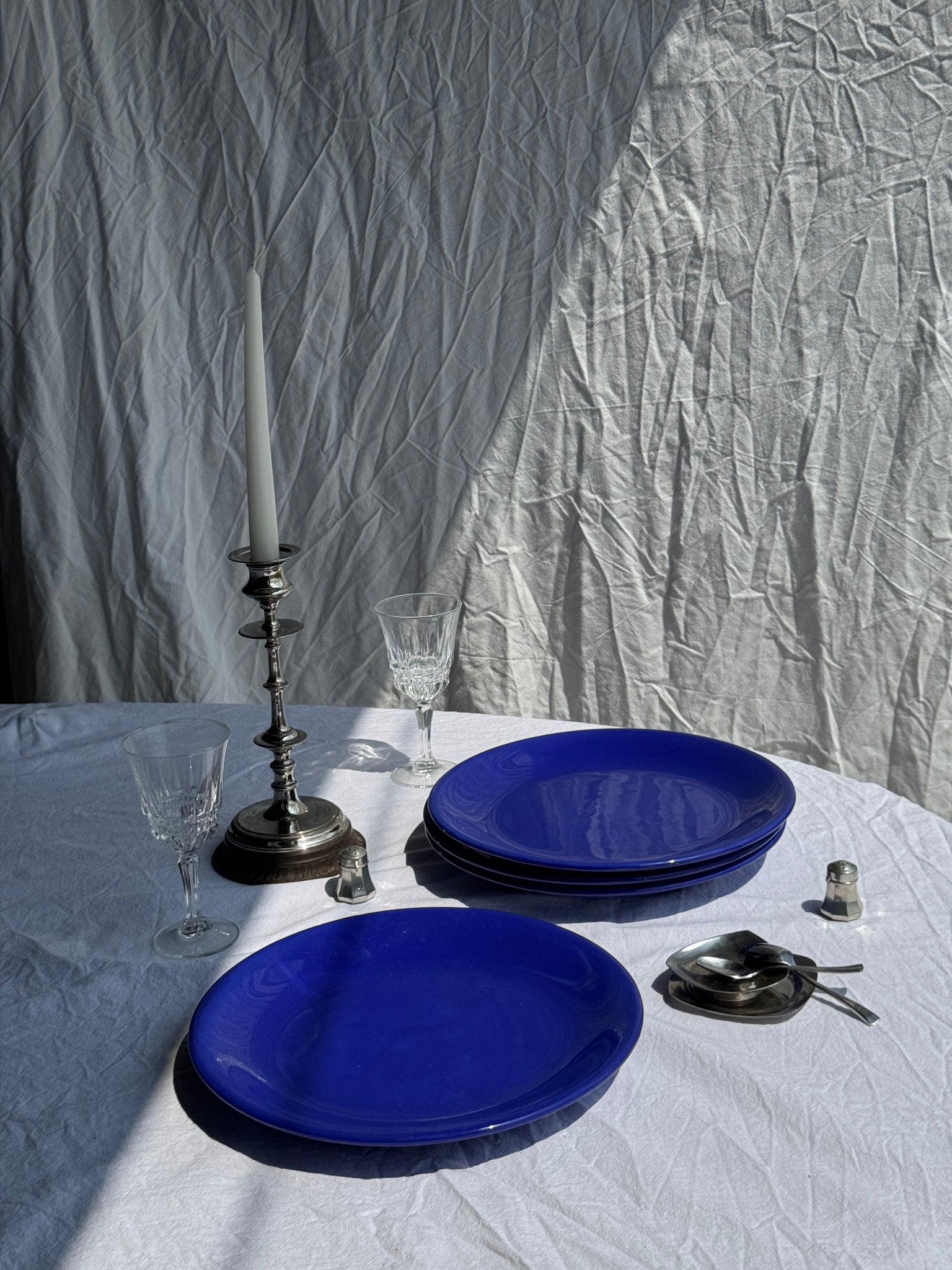 Lot de 4 assiettes bleues plates italiennes D28,5