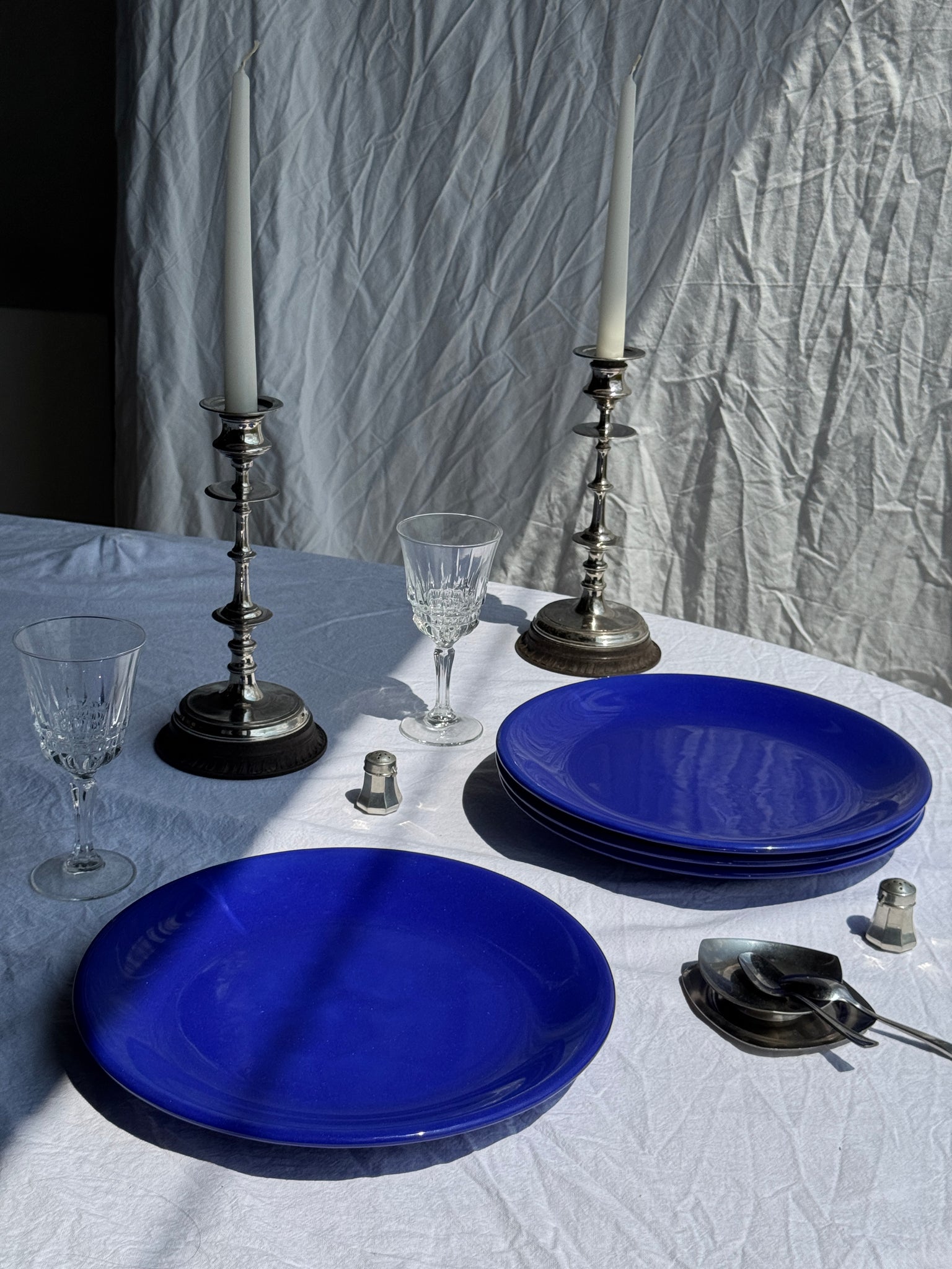 Lot de 4 assiettes bleues plates italiennes D28,5