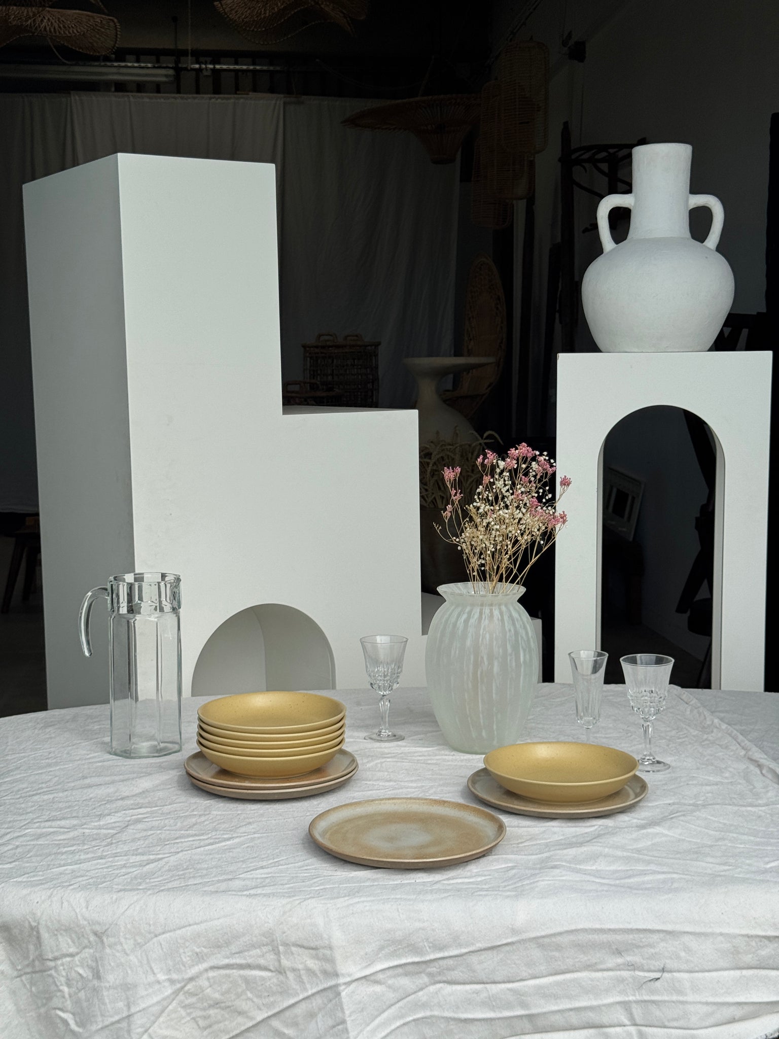 Grande carafe en verre à anse octogonale H27