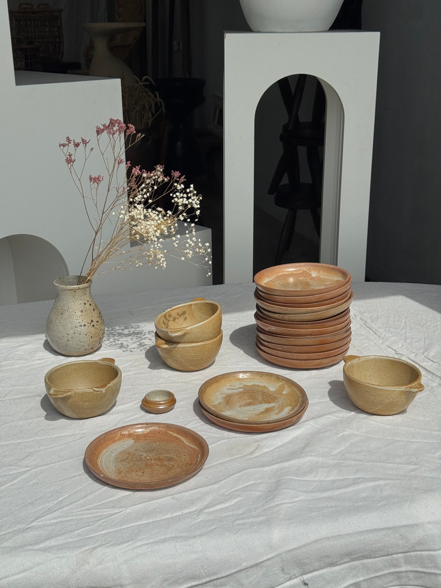 Petit vase en grès moucheté H16
