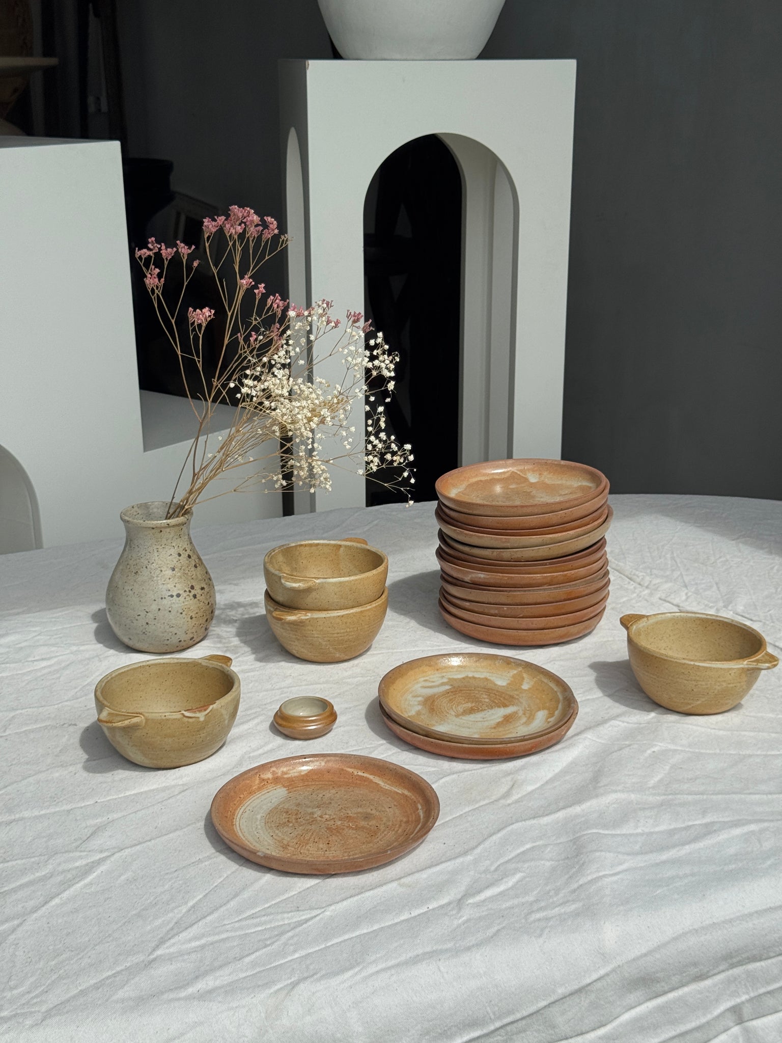 Petit vase en grès moucheté H16