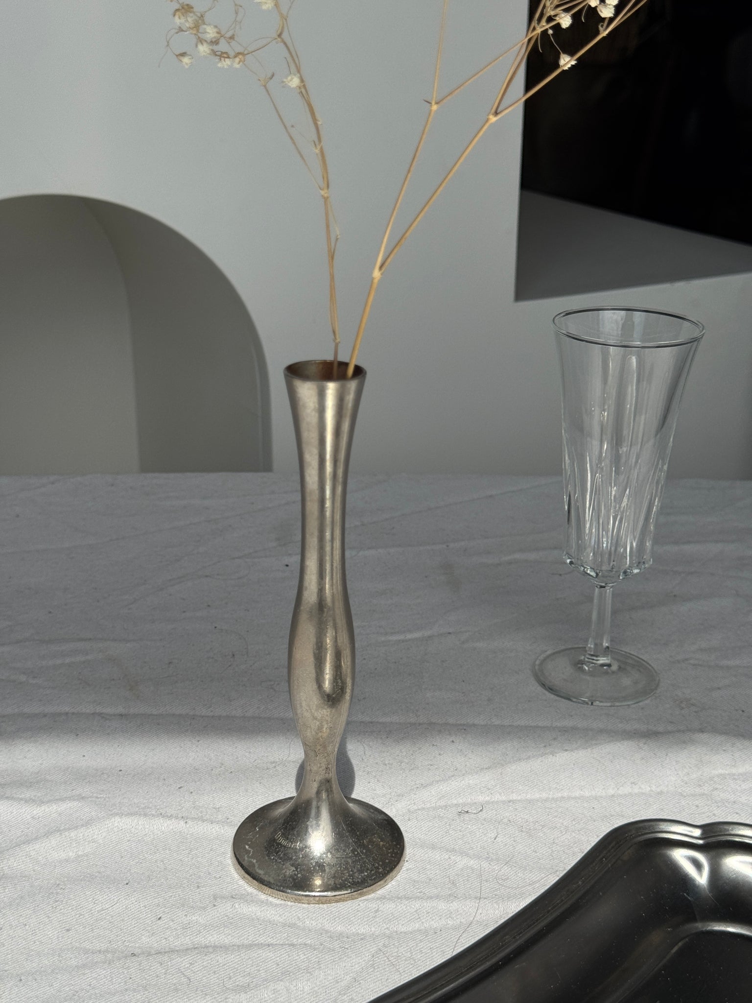Mini vase soliflore en étain modèle déposé H17,5