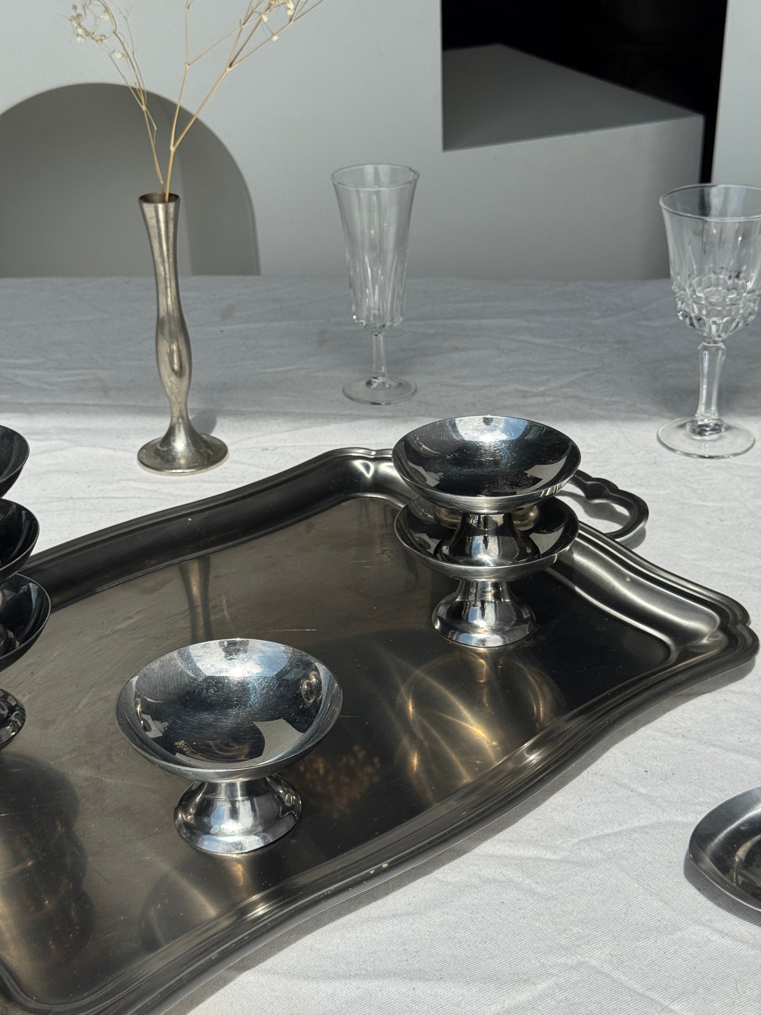 Mini vase soliflore en étain modèle déposé H17,5