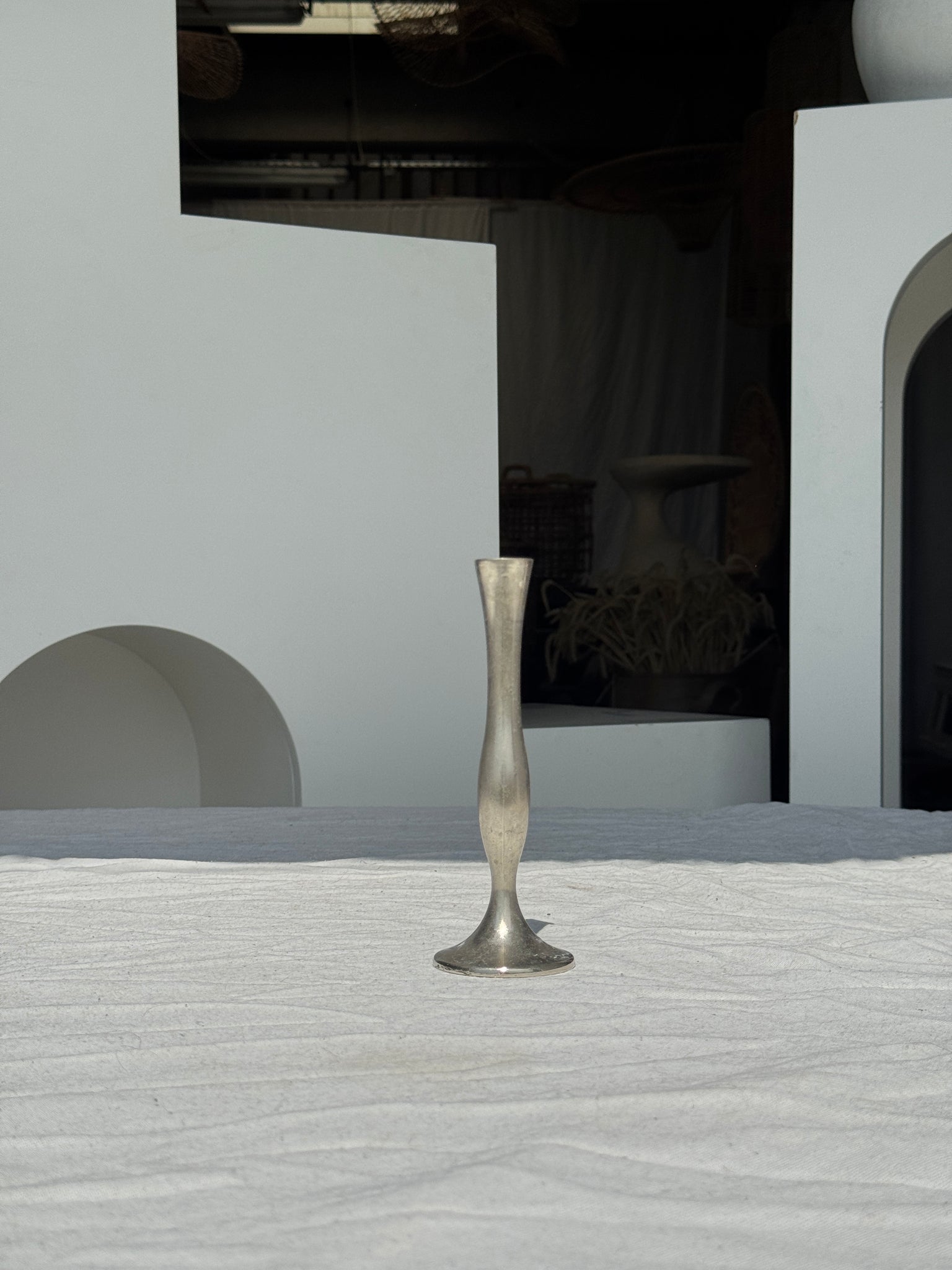 Mini vase soliflore en étain modèle déposé H17,5