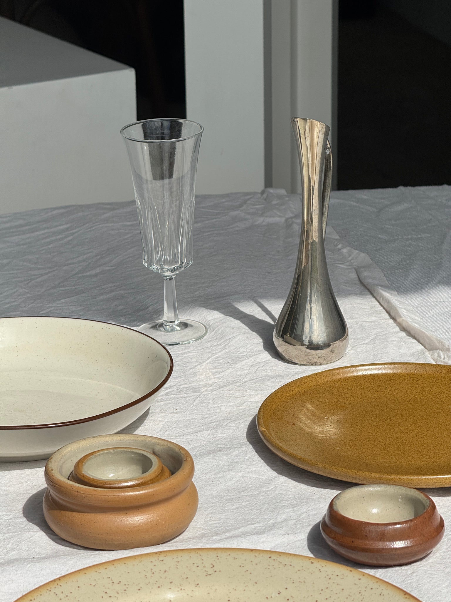 Lot de 3 assiettes à dessert en grès marron Sarreguemines D19,5