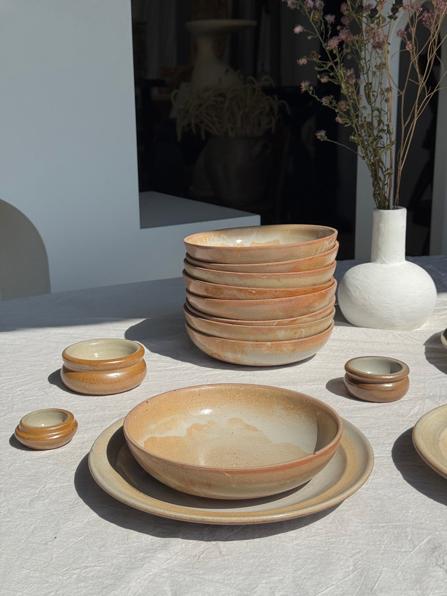 Lot de 12 assiettes creuses en grès beige D19,5